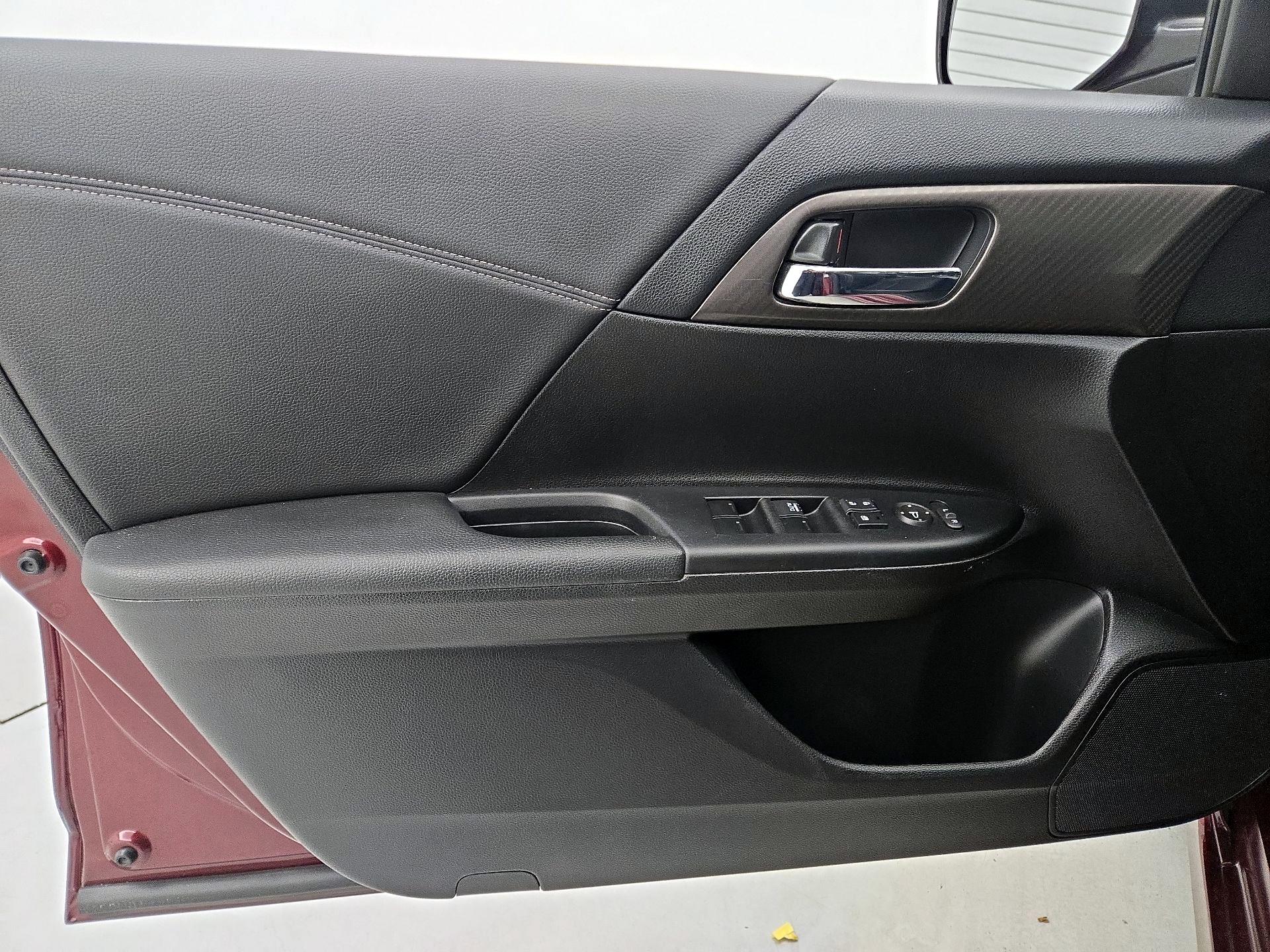 Thumbnail: 2017 Honda Accord - 12