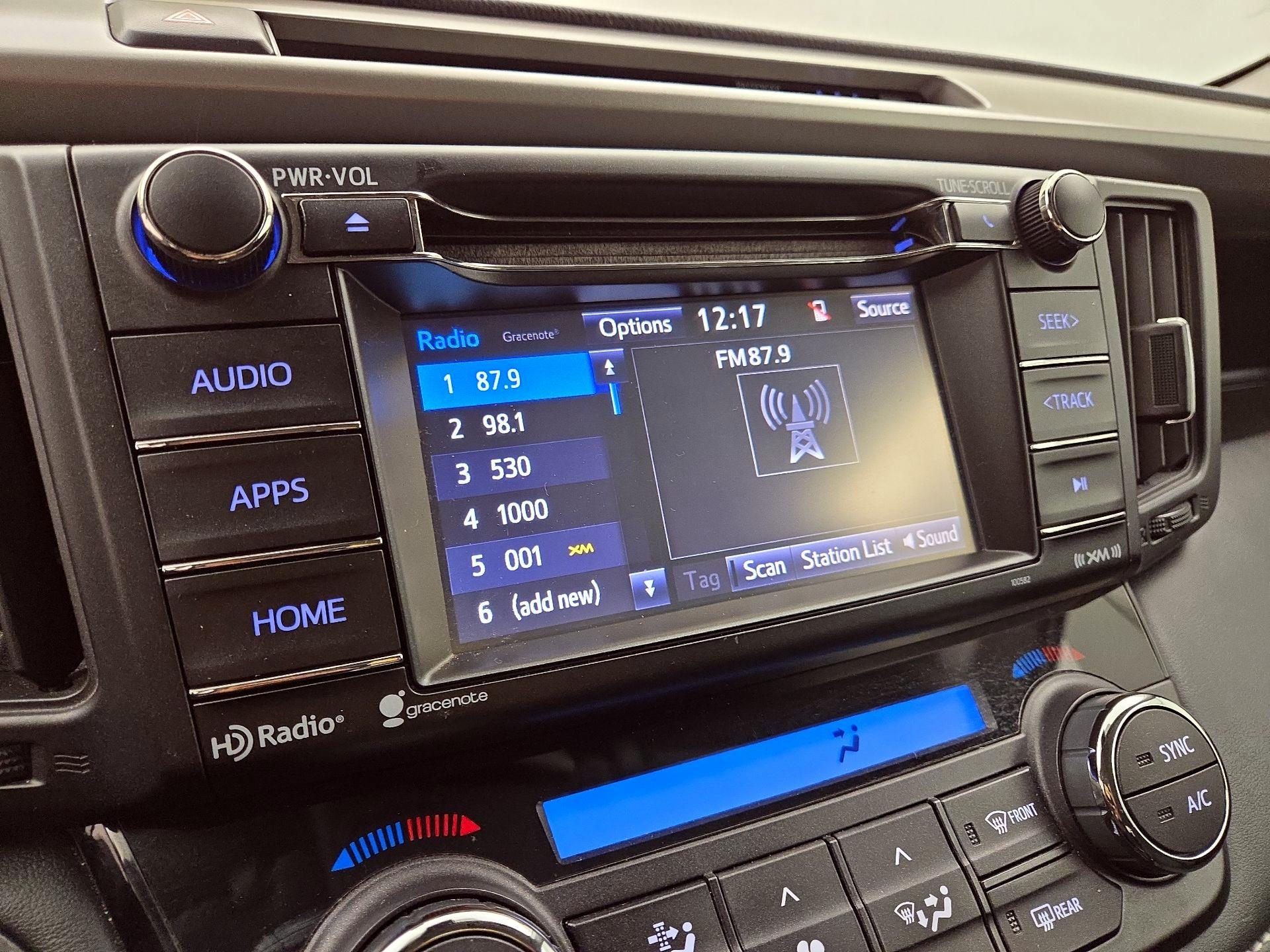Thumbnail: 2018 Toyota RAV4 - 15