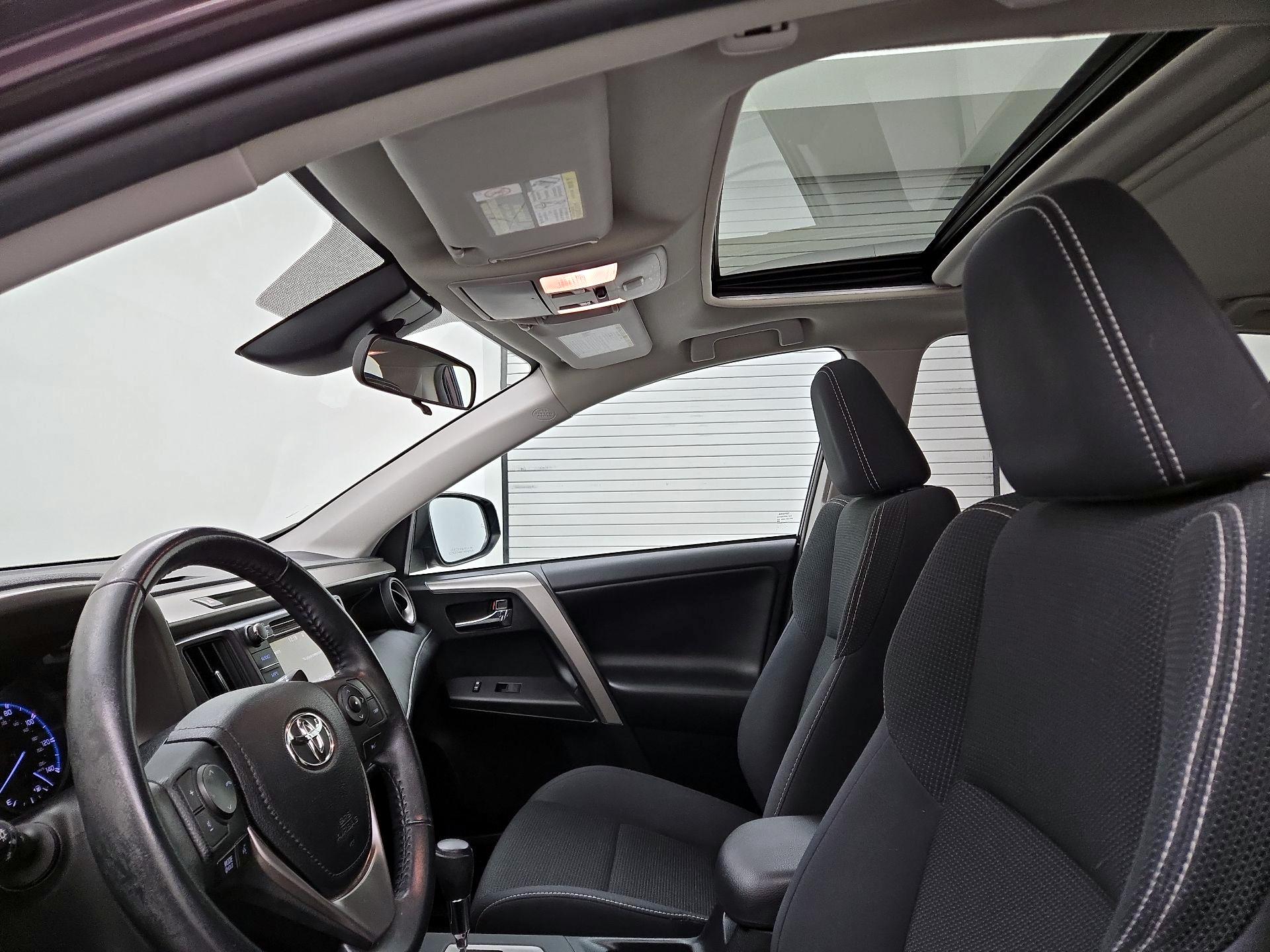 Thumbnail: 2018 Toyota RAV4 - 19