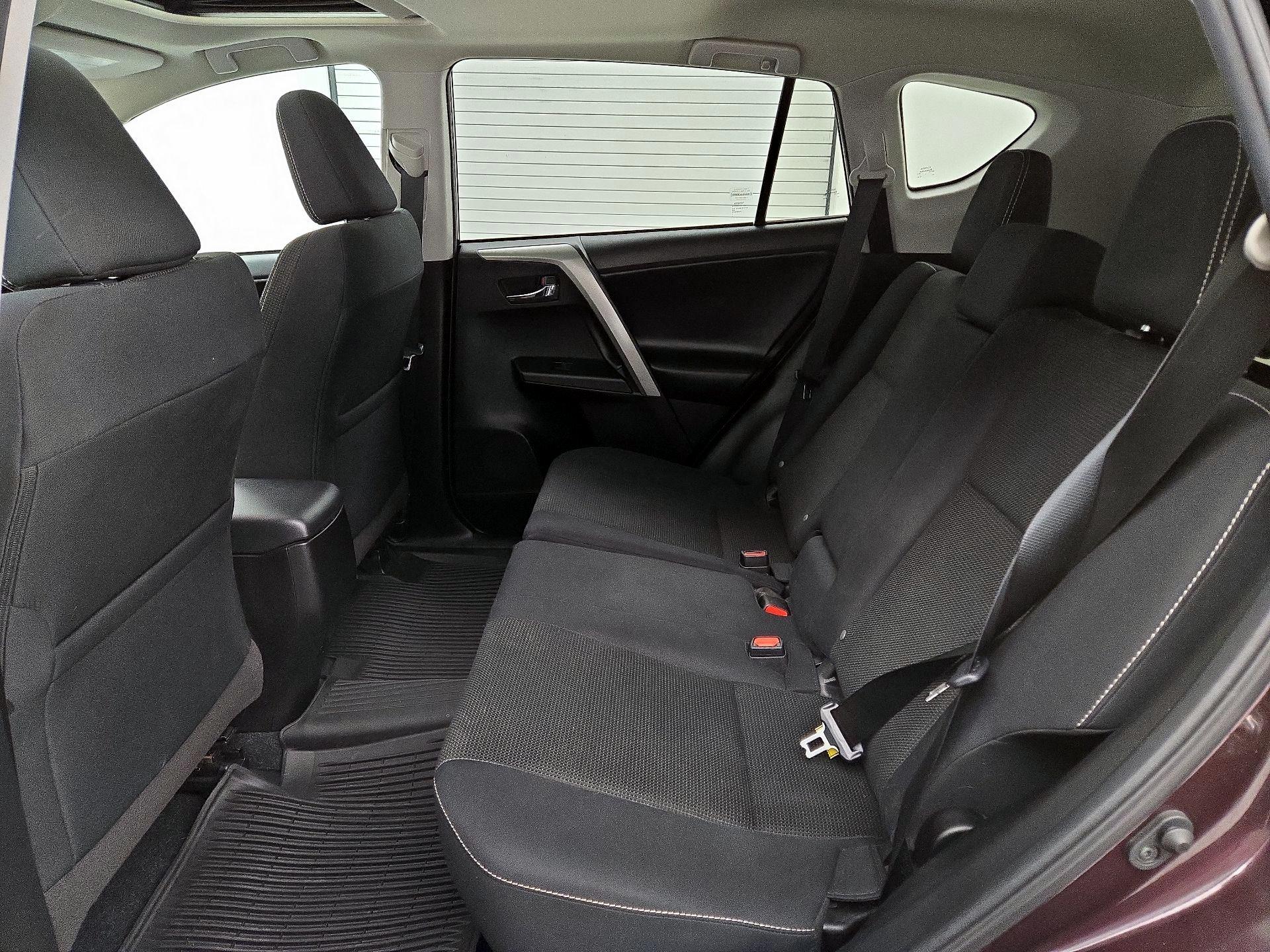 Thumbnail: 2018 Toyota RAV4 - 20