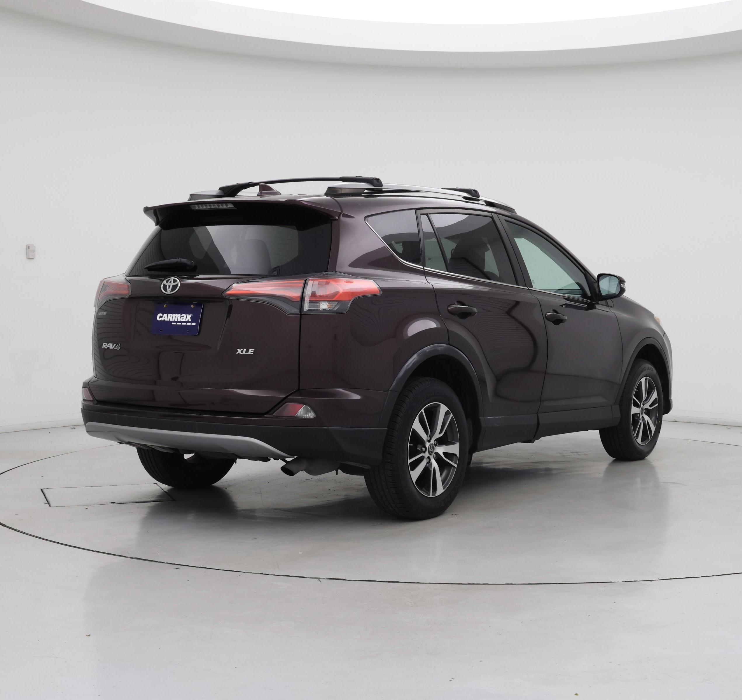 Thumbnail: 2018 Toyota RAV4 - 8