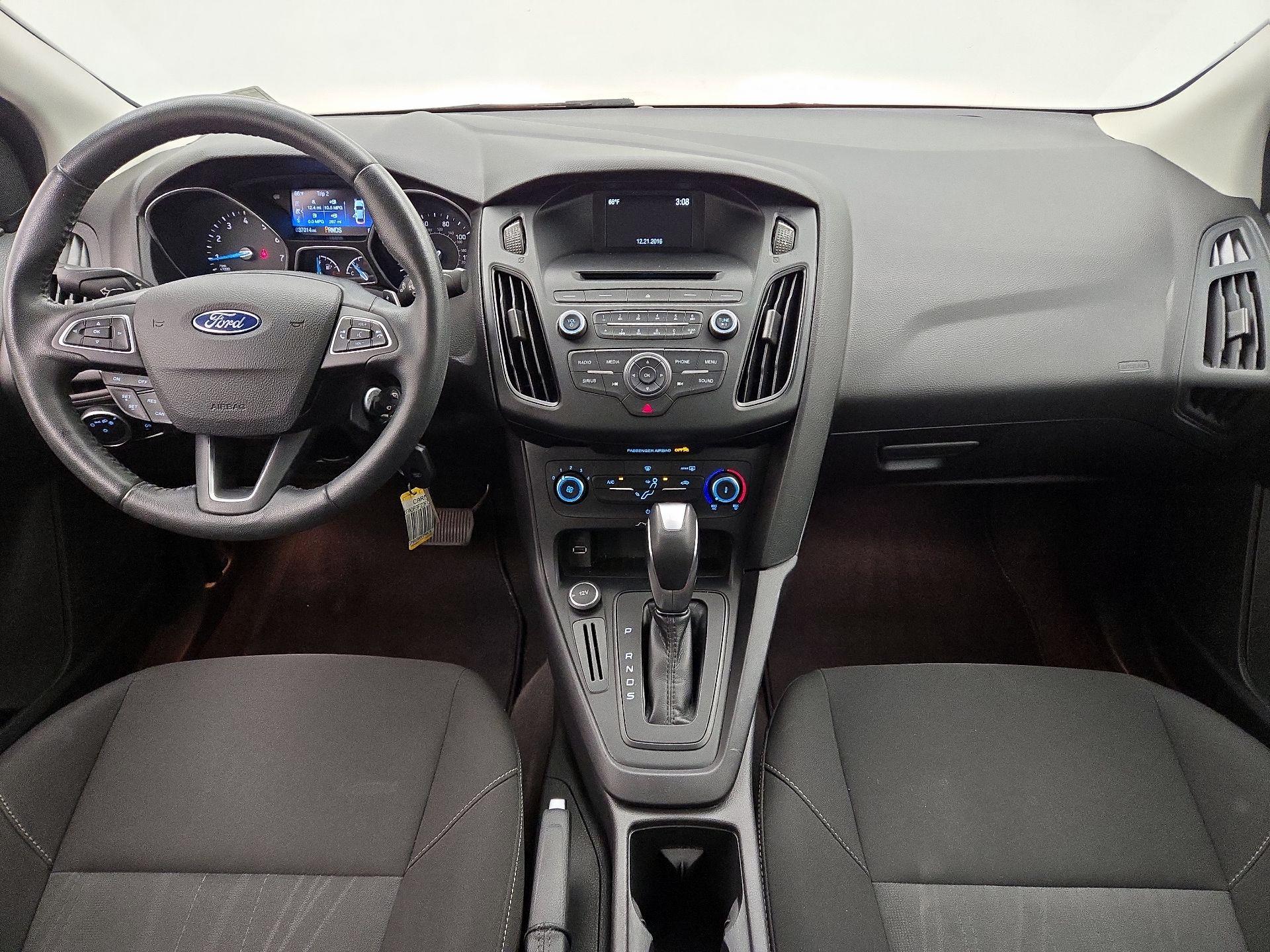 Thumbnail: 2015 Ford Focus - 9