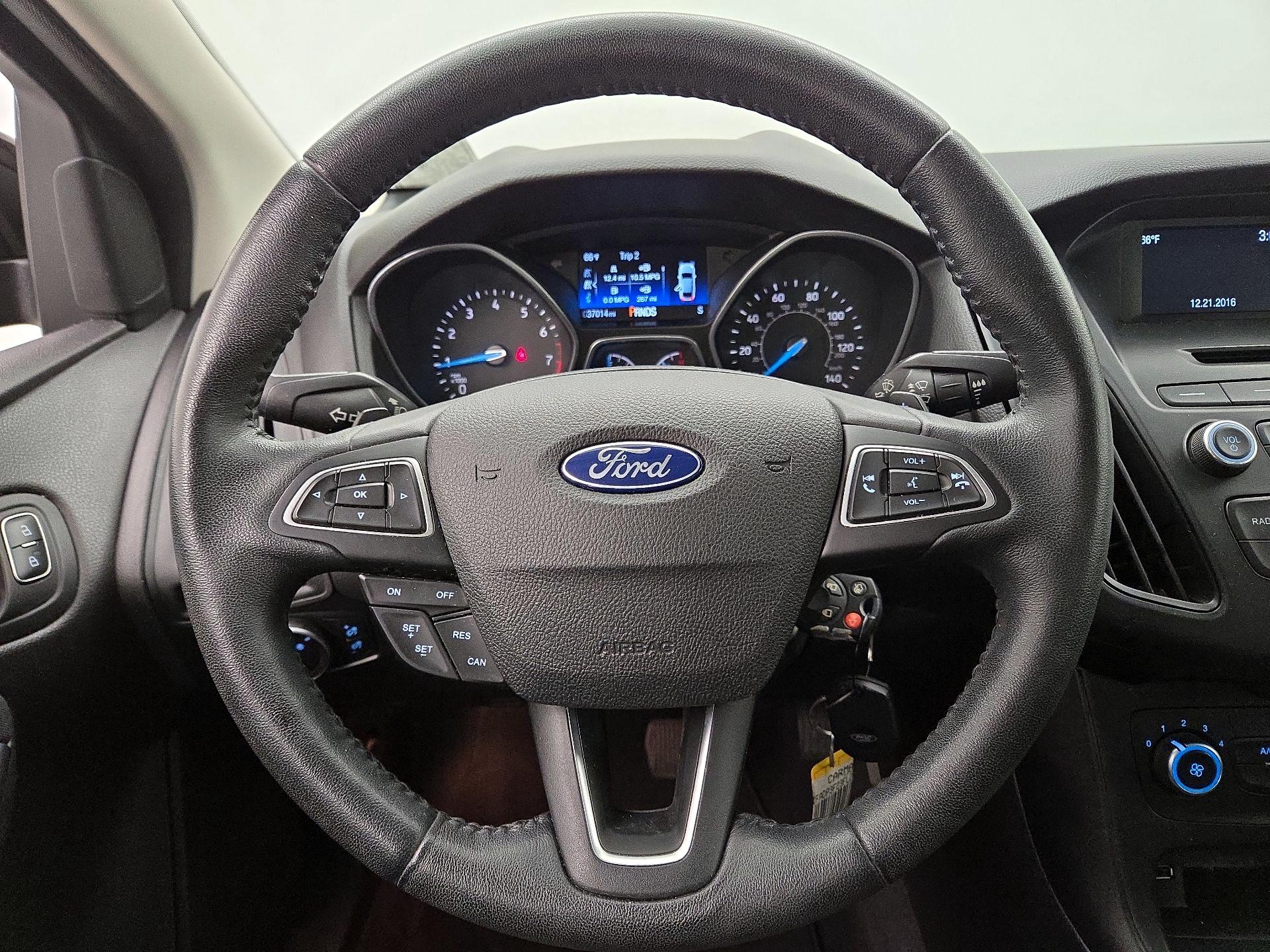 Thumbnail: 2015 Ford Focus - 10