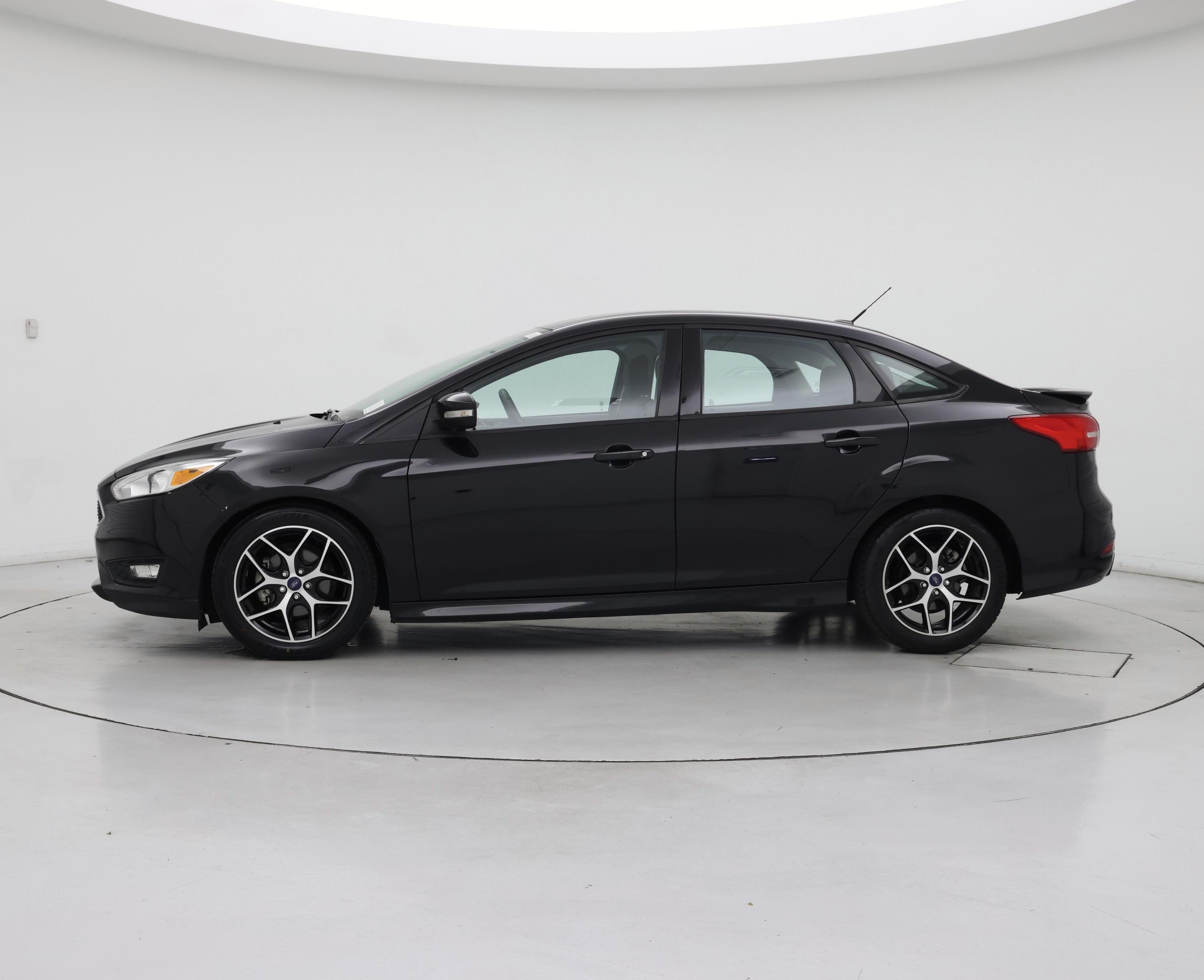Thumbnail: 2015 Ford Focus - 3