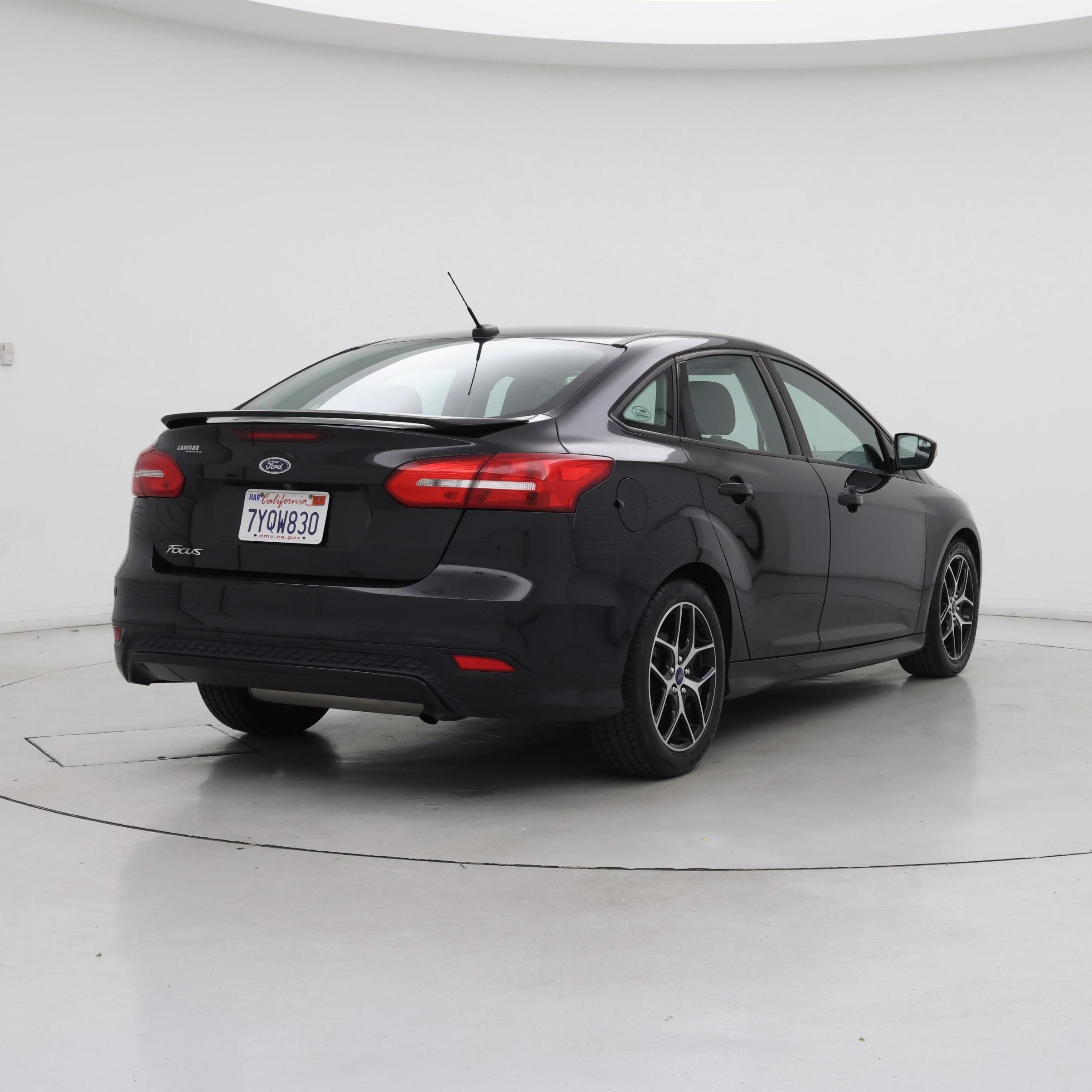 Thumbnail: 2015 Ford Focus - 8