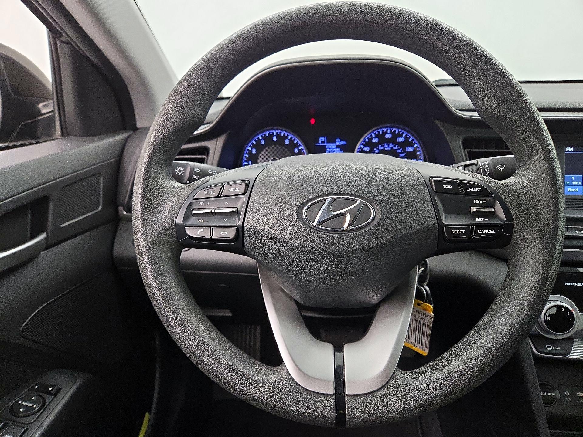 Thumbnail: 2019 Hyundai Elantra - 10