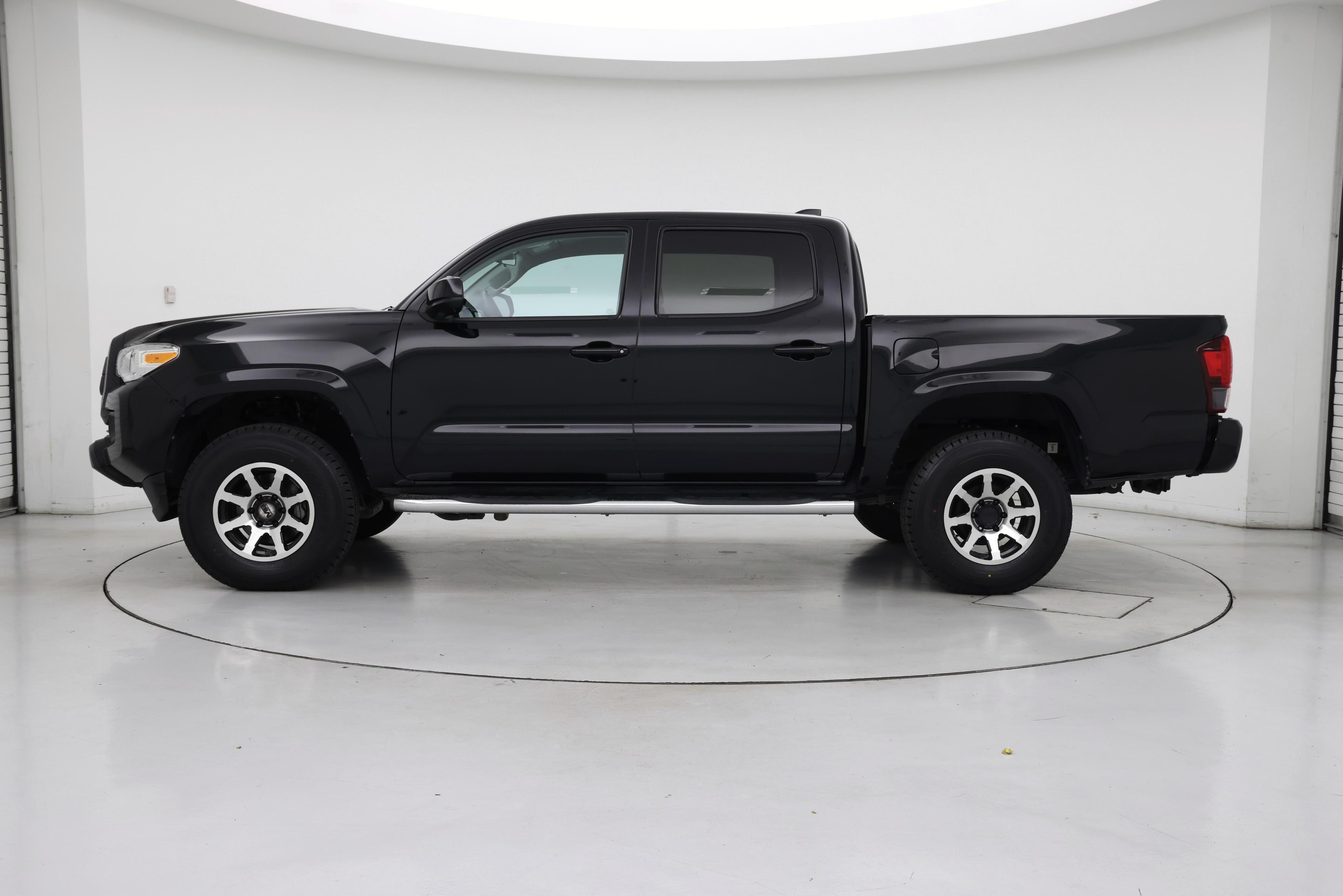 Thumbnail: 2021 Toyota Tacoma - 3