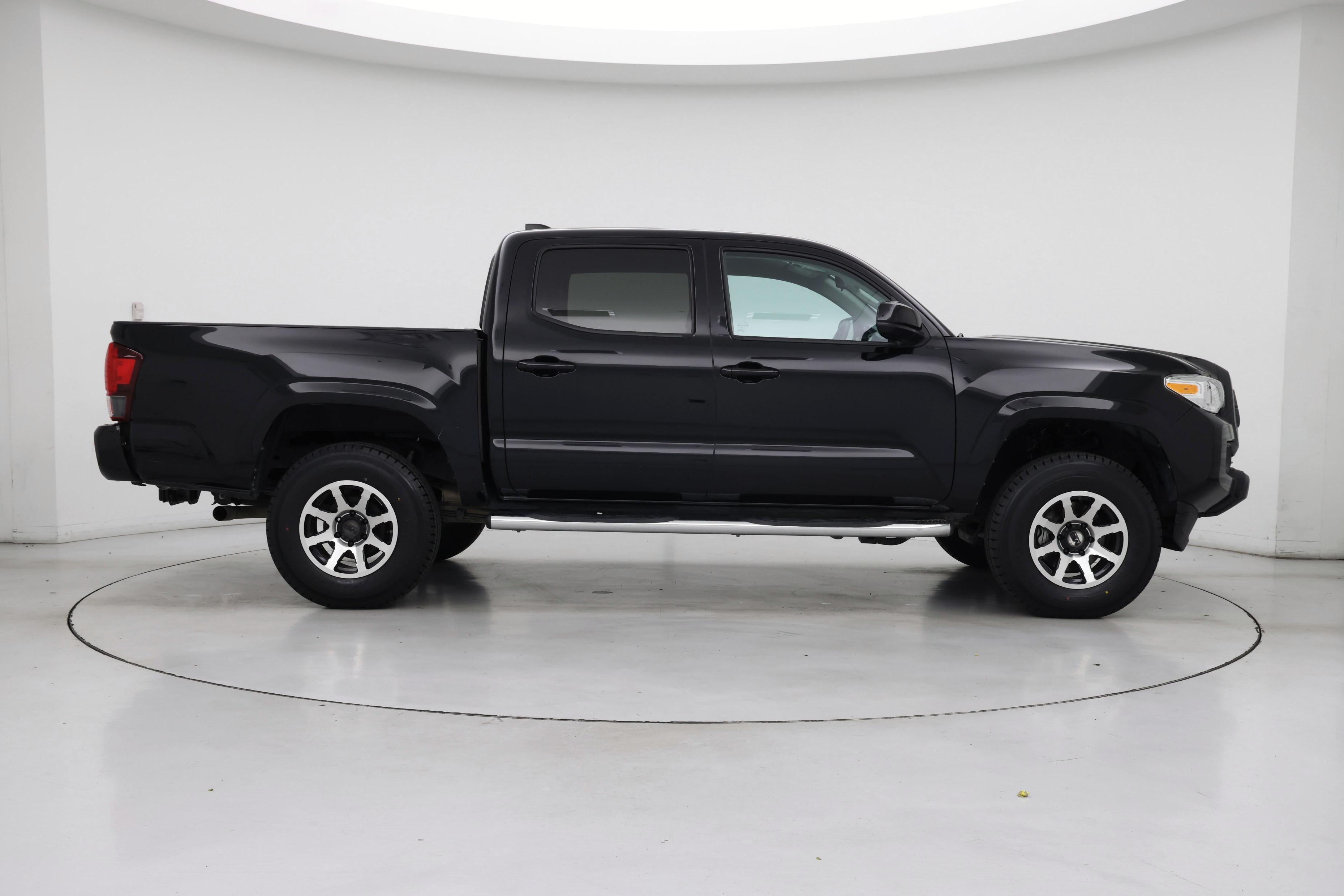 Thumbnail: 2021 Toyota Tacoma - 7