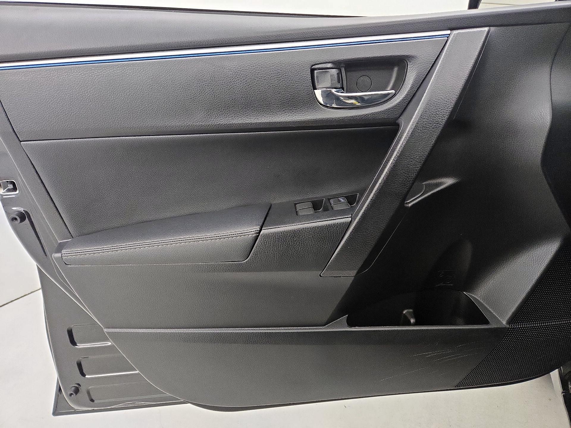 Thumbnail: 2016 Toyota Corolla - 12