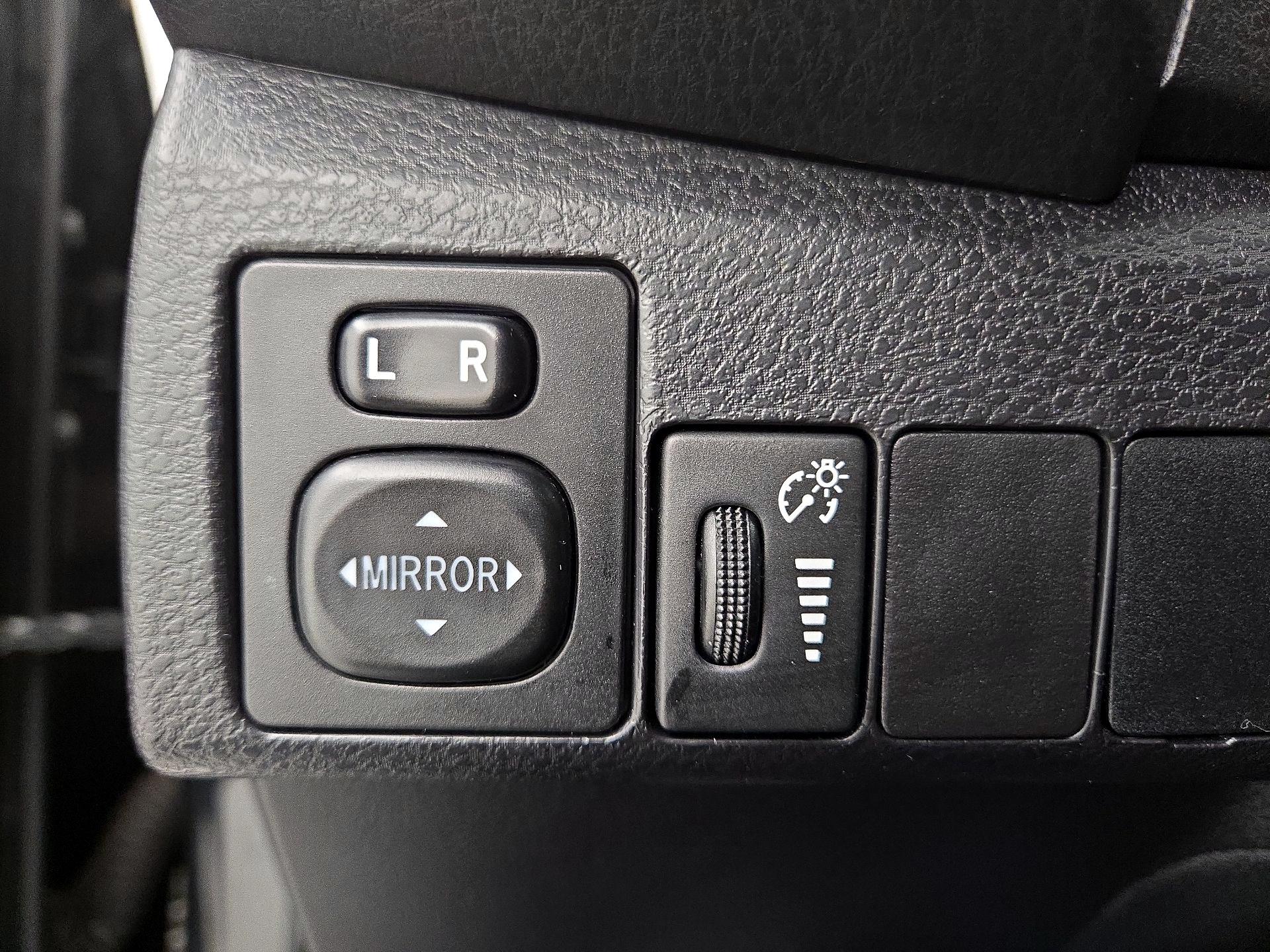 Thumbnail: 2016 Toyota Corolla - 13