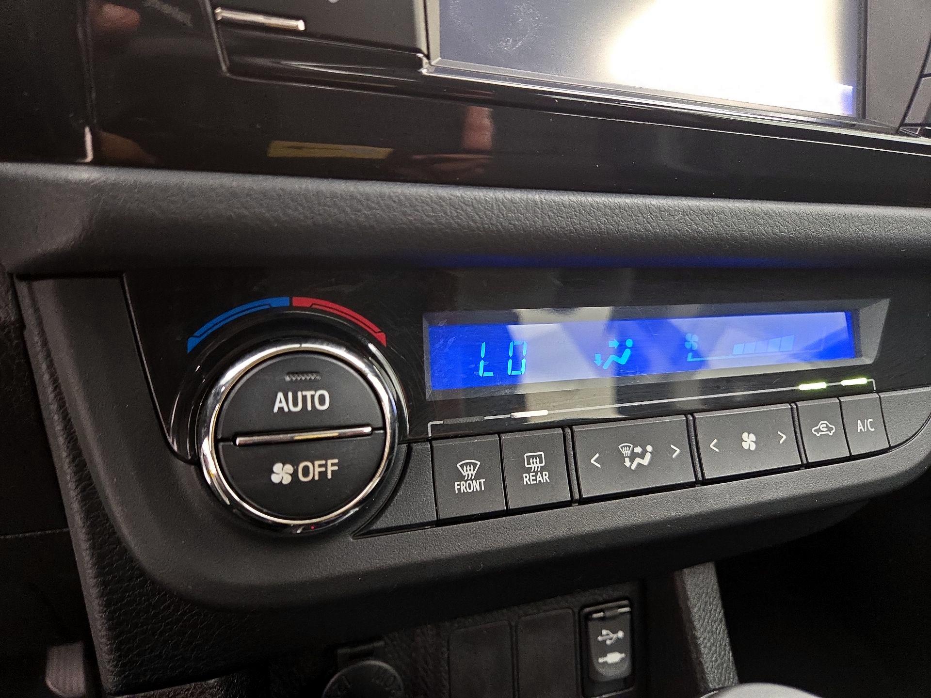 Thumbnail: 2016 Toyota Corolla - 16