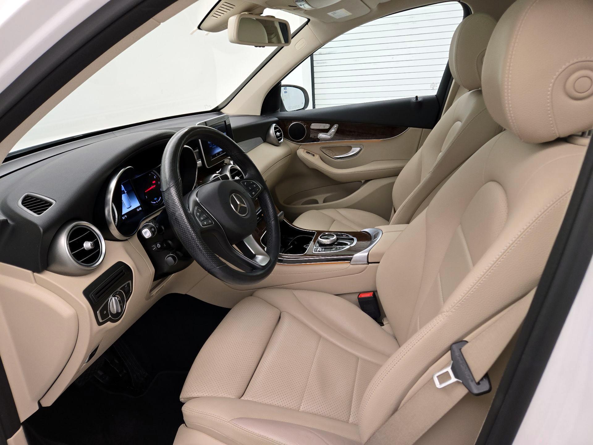 Thumbnail: 2019 Mercedes-Benz GLC - 11