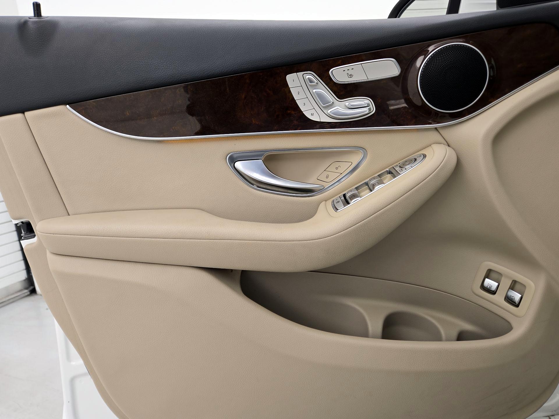 Thumbnail: 2019 Mercedes-Benz GLC - 12