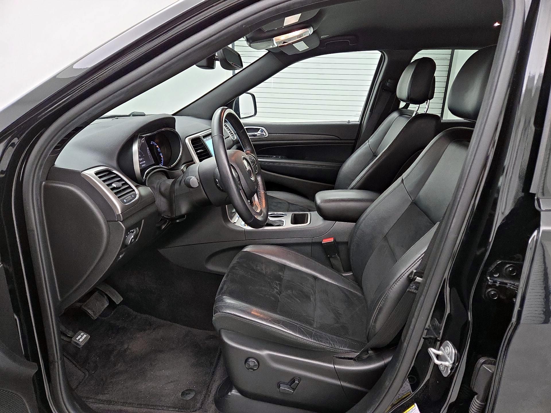 Thumbnail: 2018 Jeep Grand Cherokee - 11