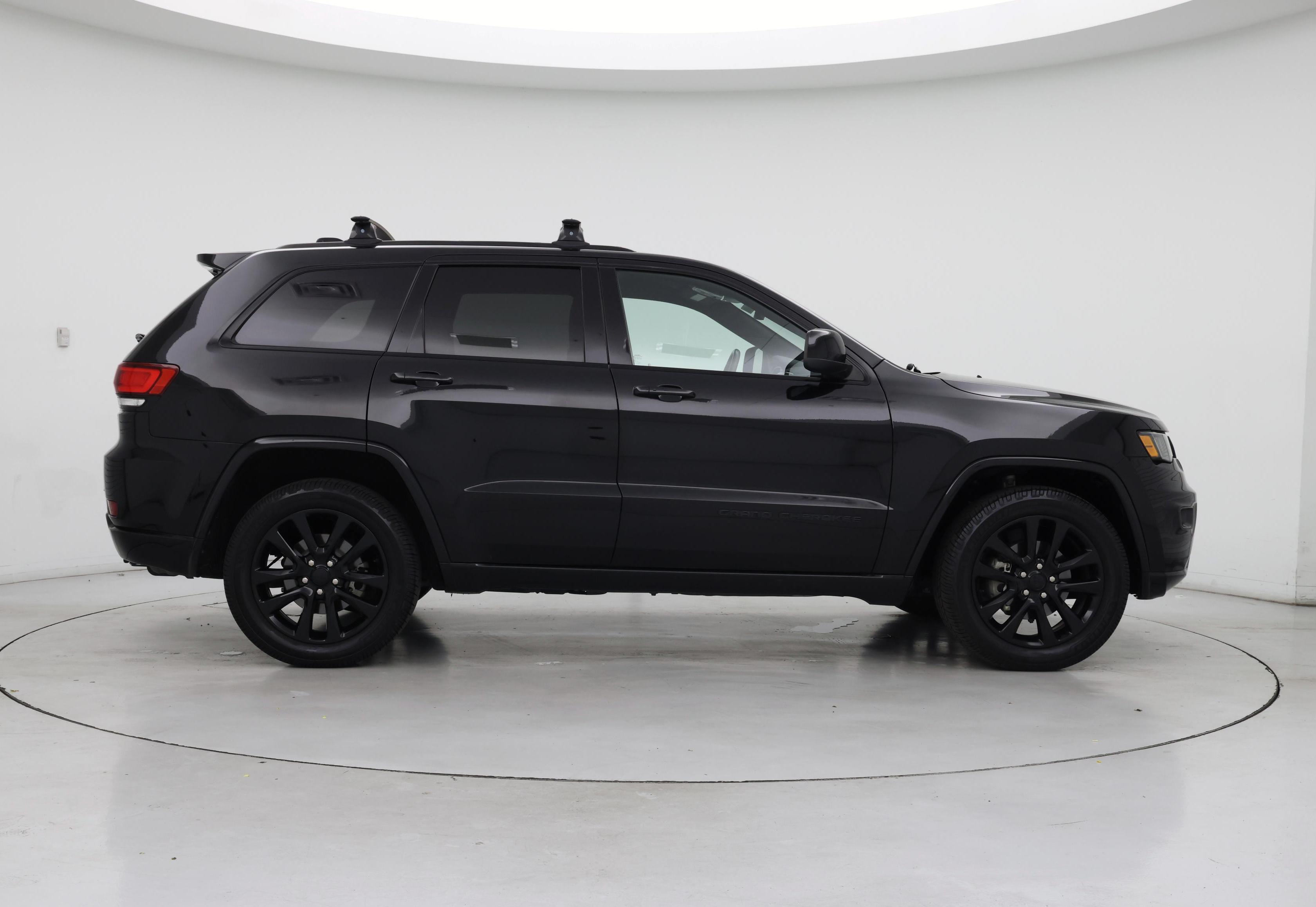 Thumbnail: 2018 Jeep Grand Cherokee - 7