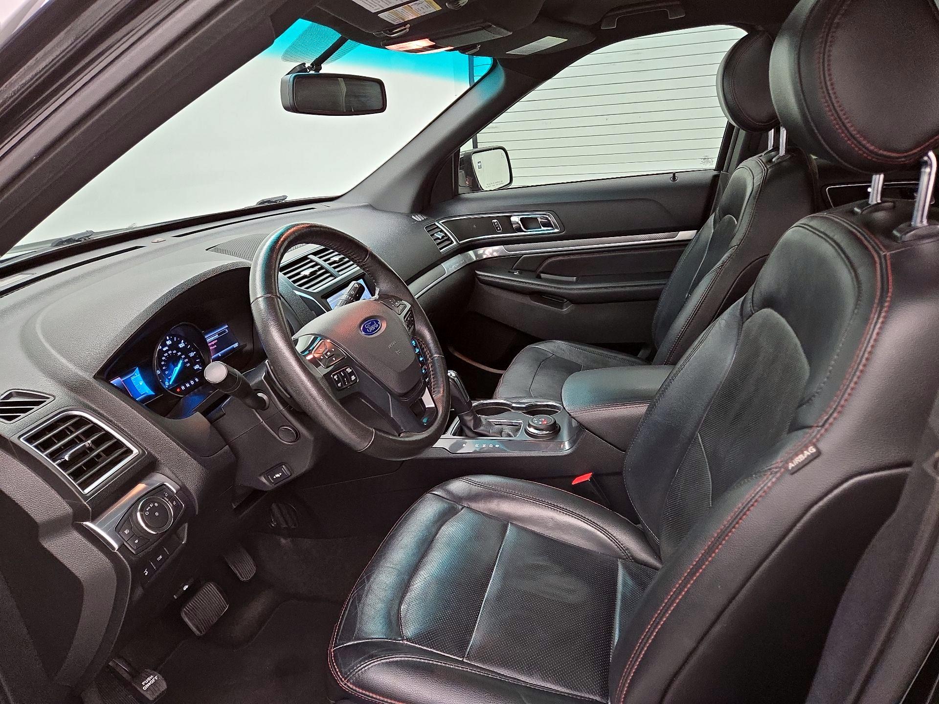 Thumbnail: 2016 Ford Explorer - 11
