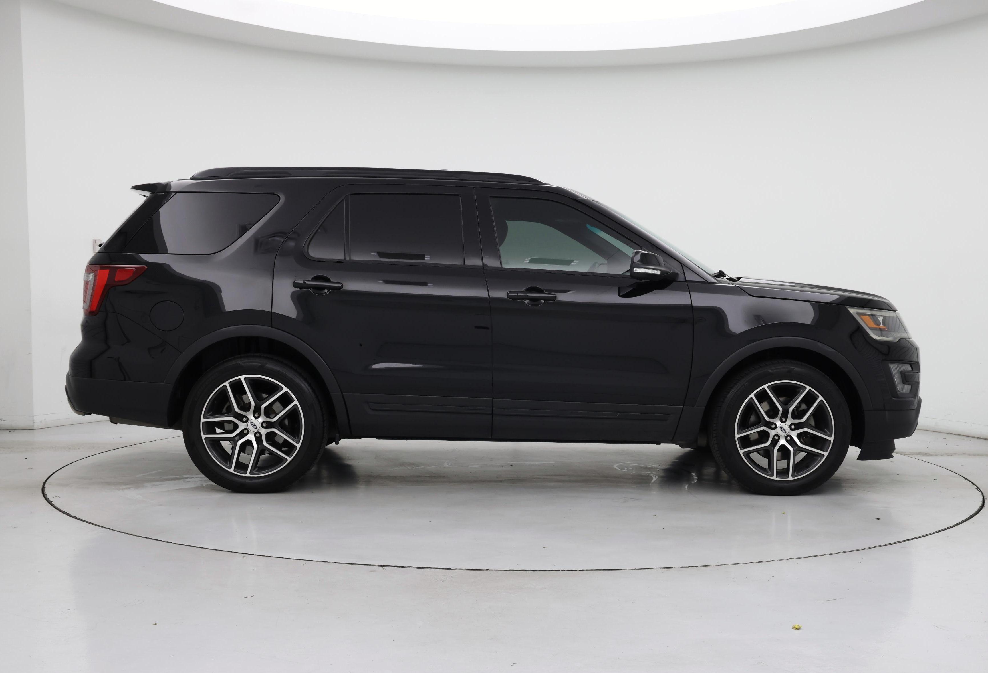 Thumbnail: 2016 Ford Explorer - 7