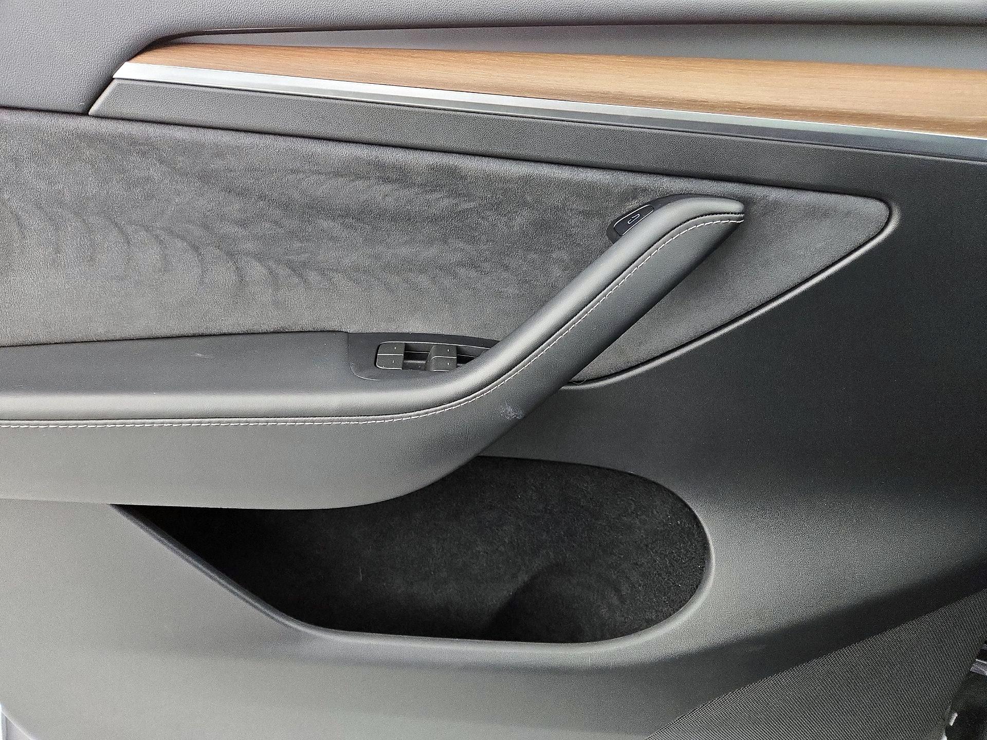 Thumbnail: 2023 Tesla Model Y - 12