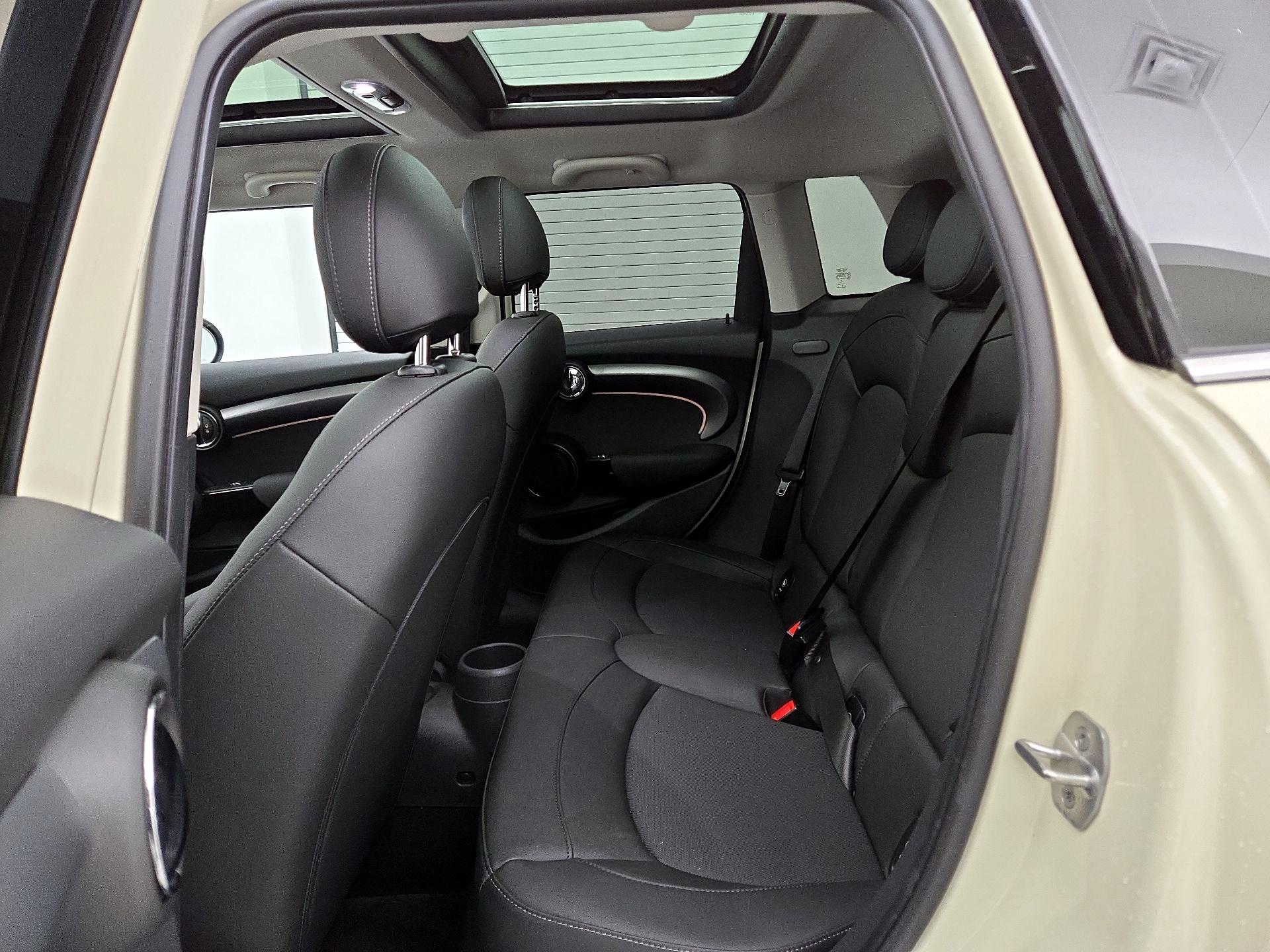 Thumbnail: 2023 MINI Cooper Hardtop - 20