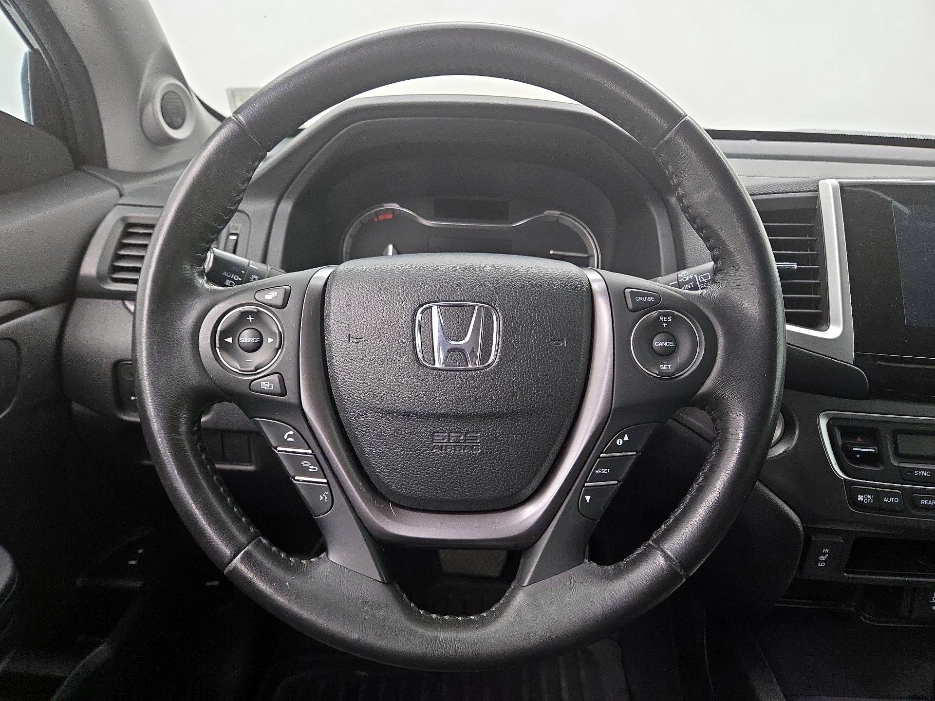 Thumbnail: 2018 Honda Pilot - 10