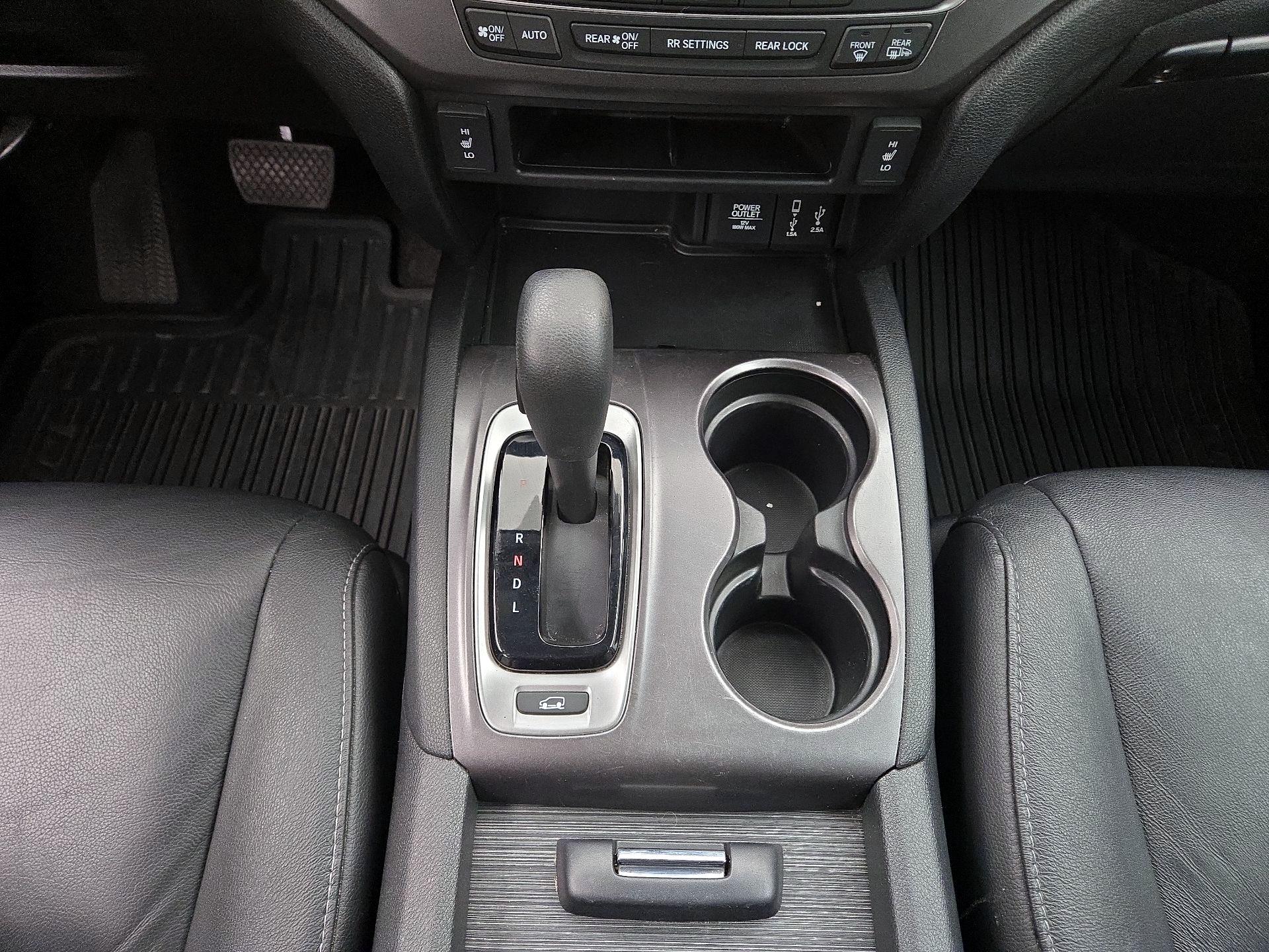 Thumbnail: 2018 Honda Pilot - 17