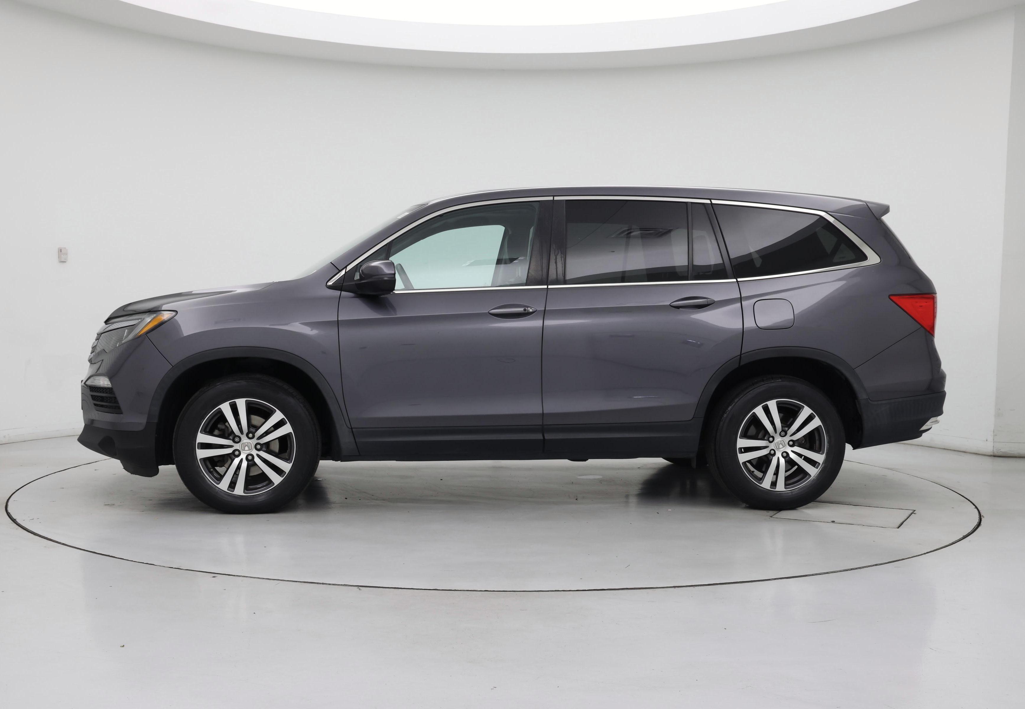 Thumbnail: 2018 Honda Pilot - 3