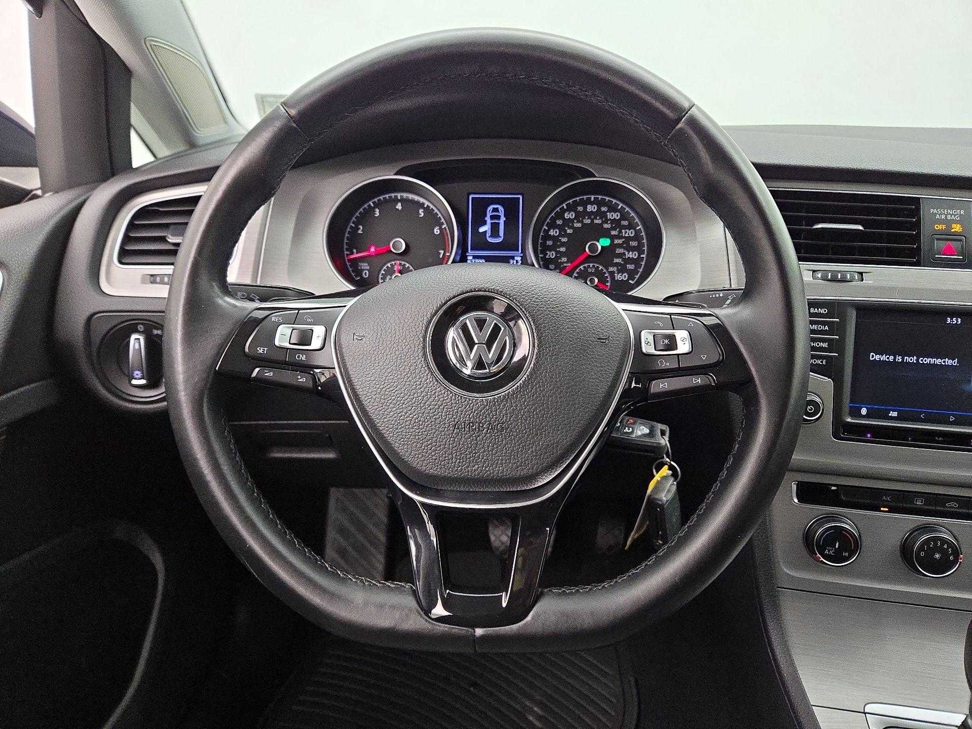 Thumbnail: 2017 Volkswagen Golf - 10