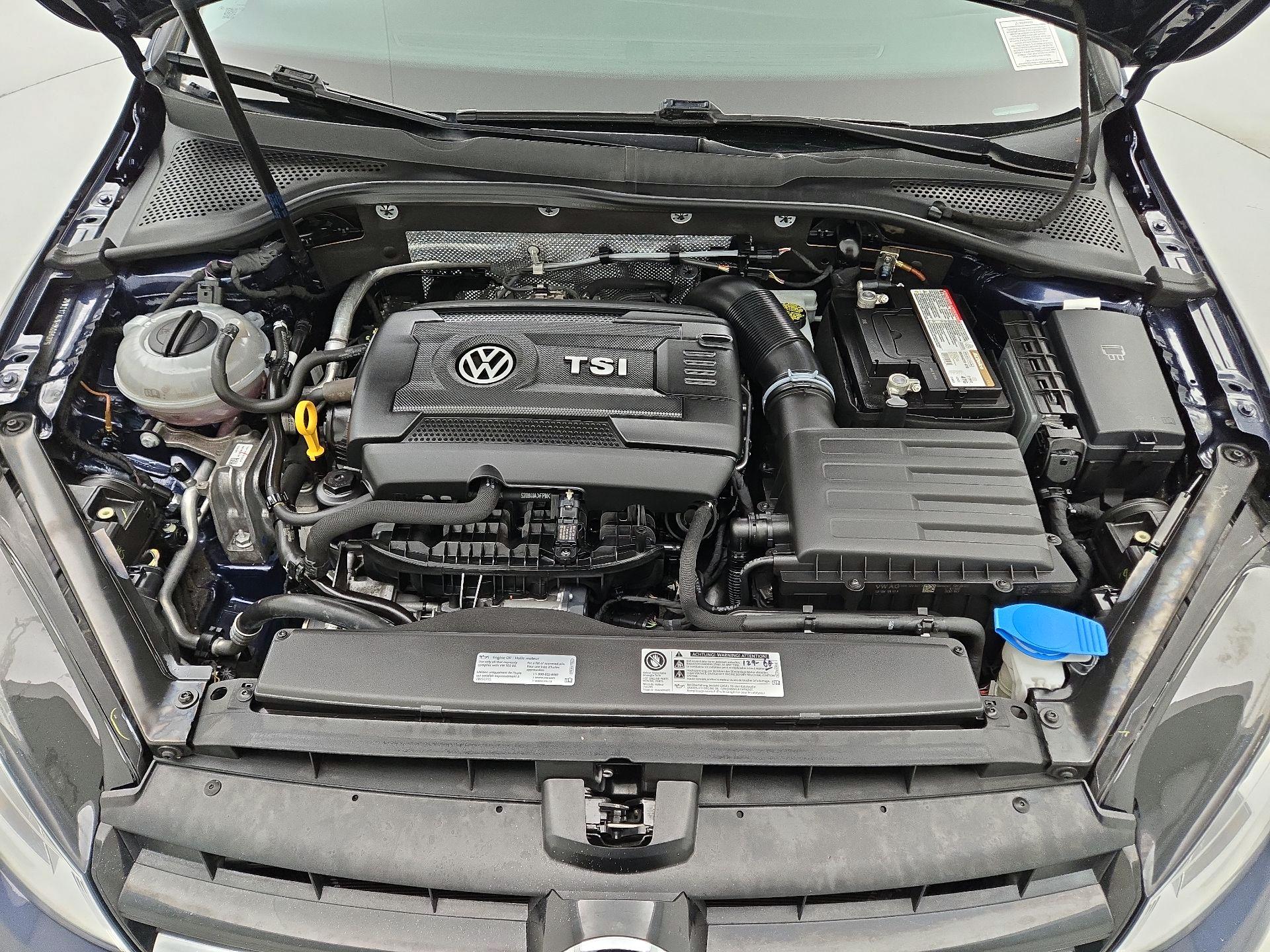 Thumbnail: 2017 Volkswagen Golf - 20