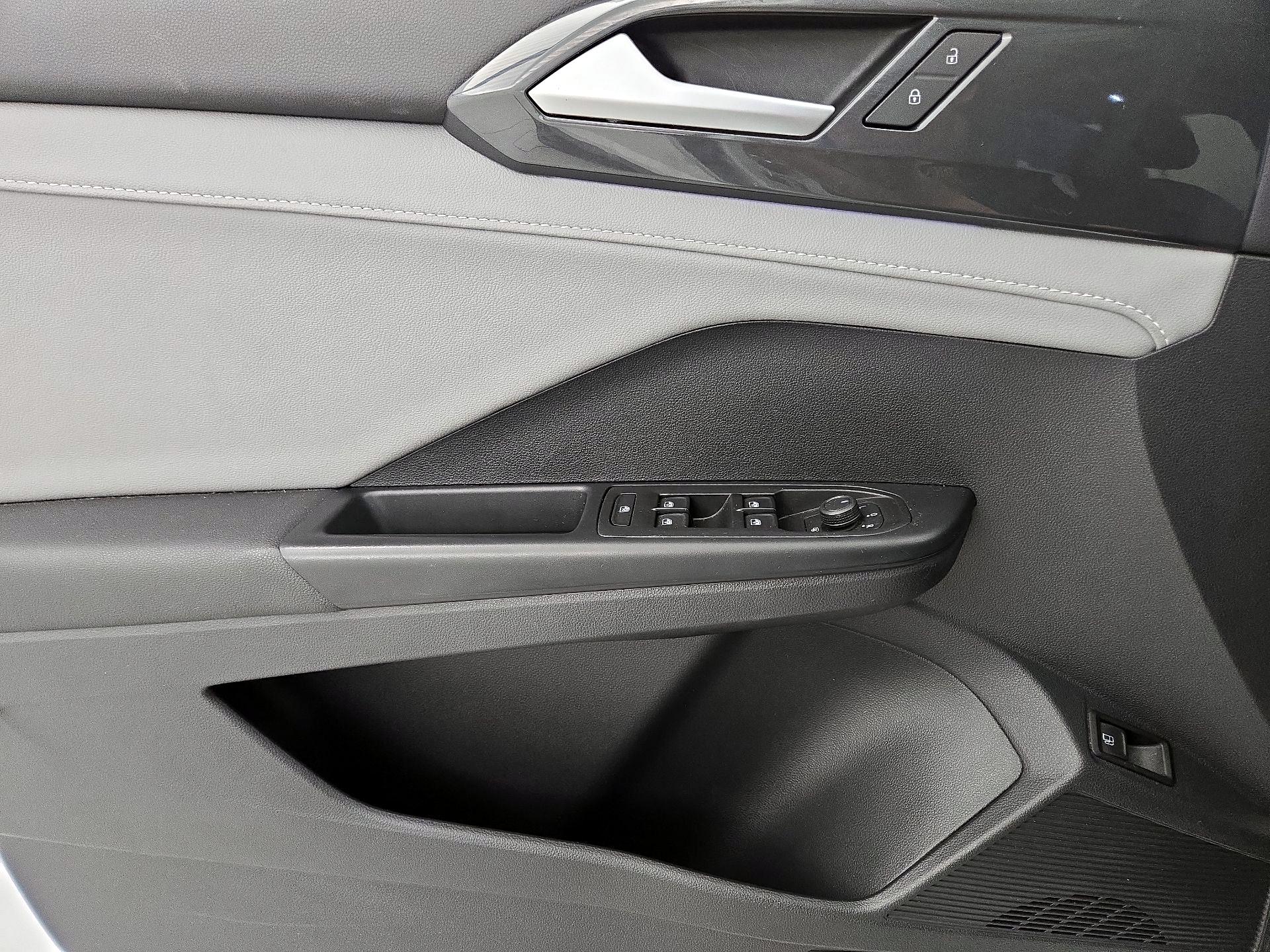 Thumbnail: 2022 Volkswagen Taos - 12