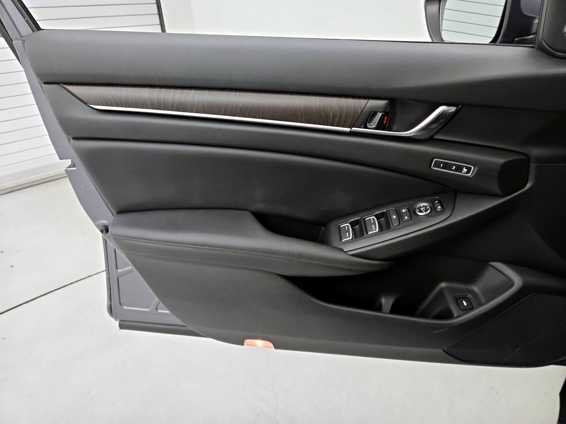Thumbnail: 2019 Honda Accord - 12