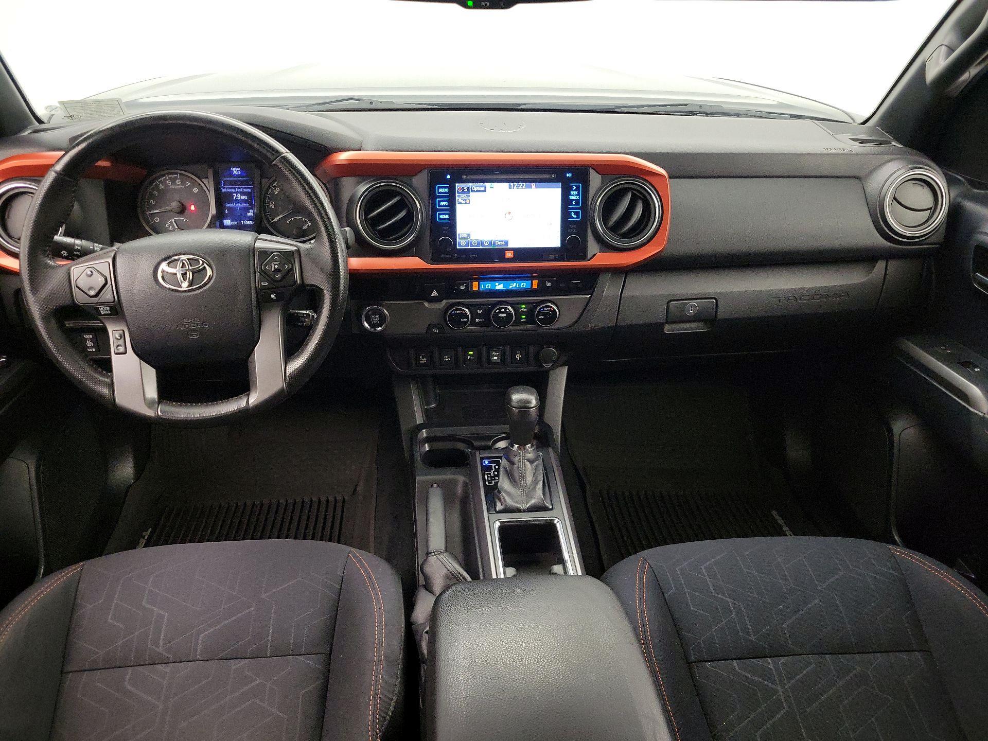 Thumbnail: 2016 Toyota Tacoma - 9