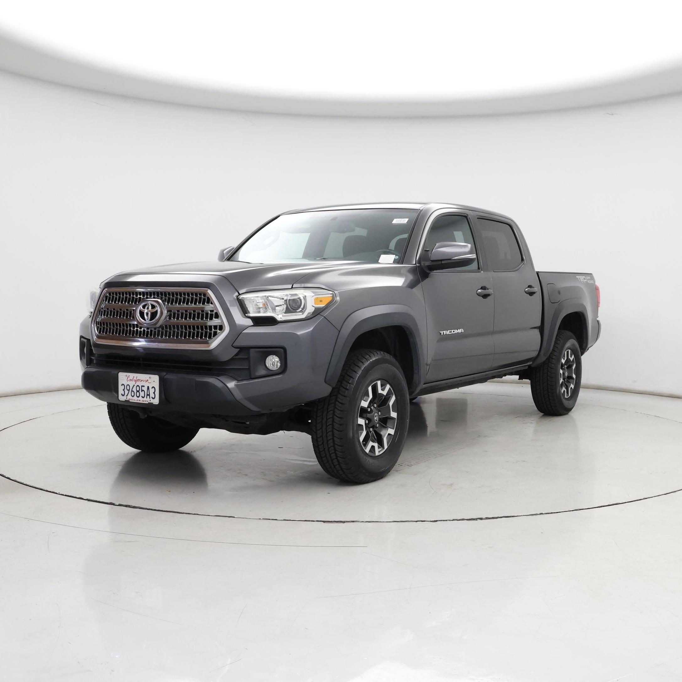 Thumbnail: 2016 Toyota Tacoma - 4