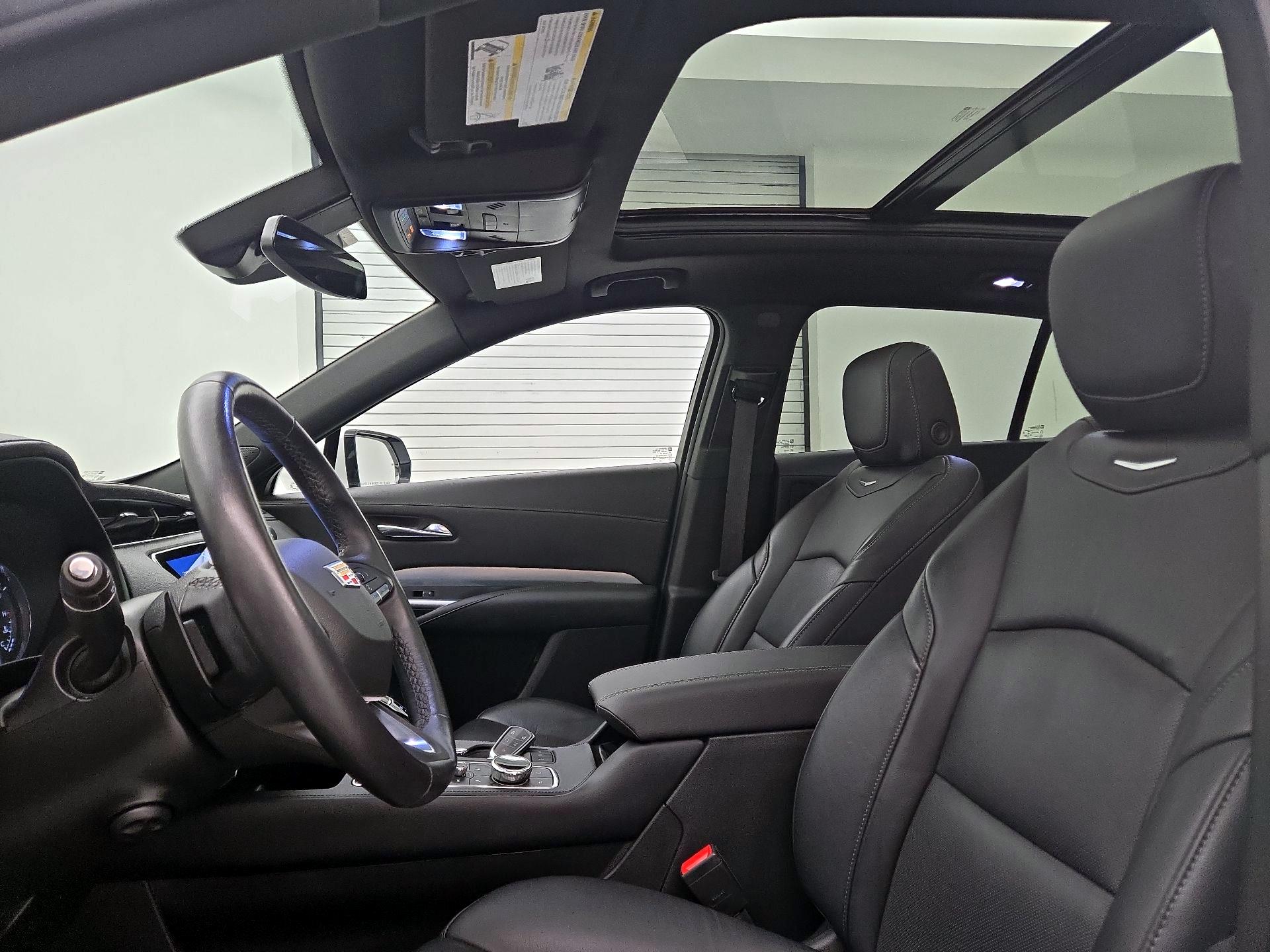 Thumbnail: 2023 Cadillac XT4 - 20