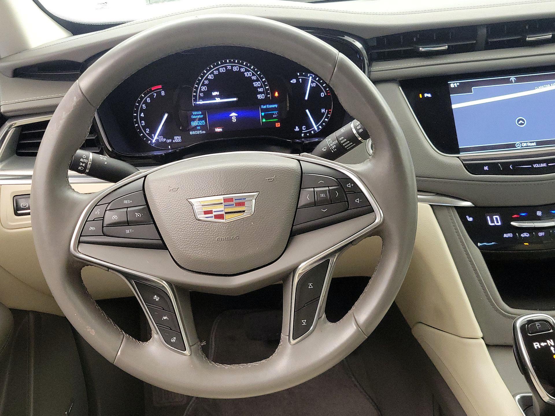 Thumbnail: 2017 Cadillac XT5 - 10