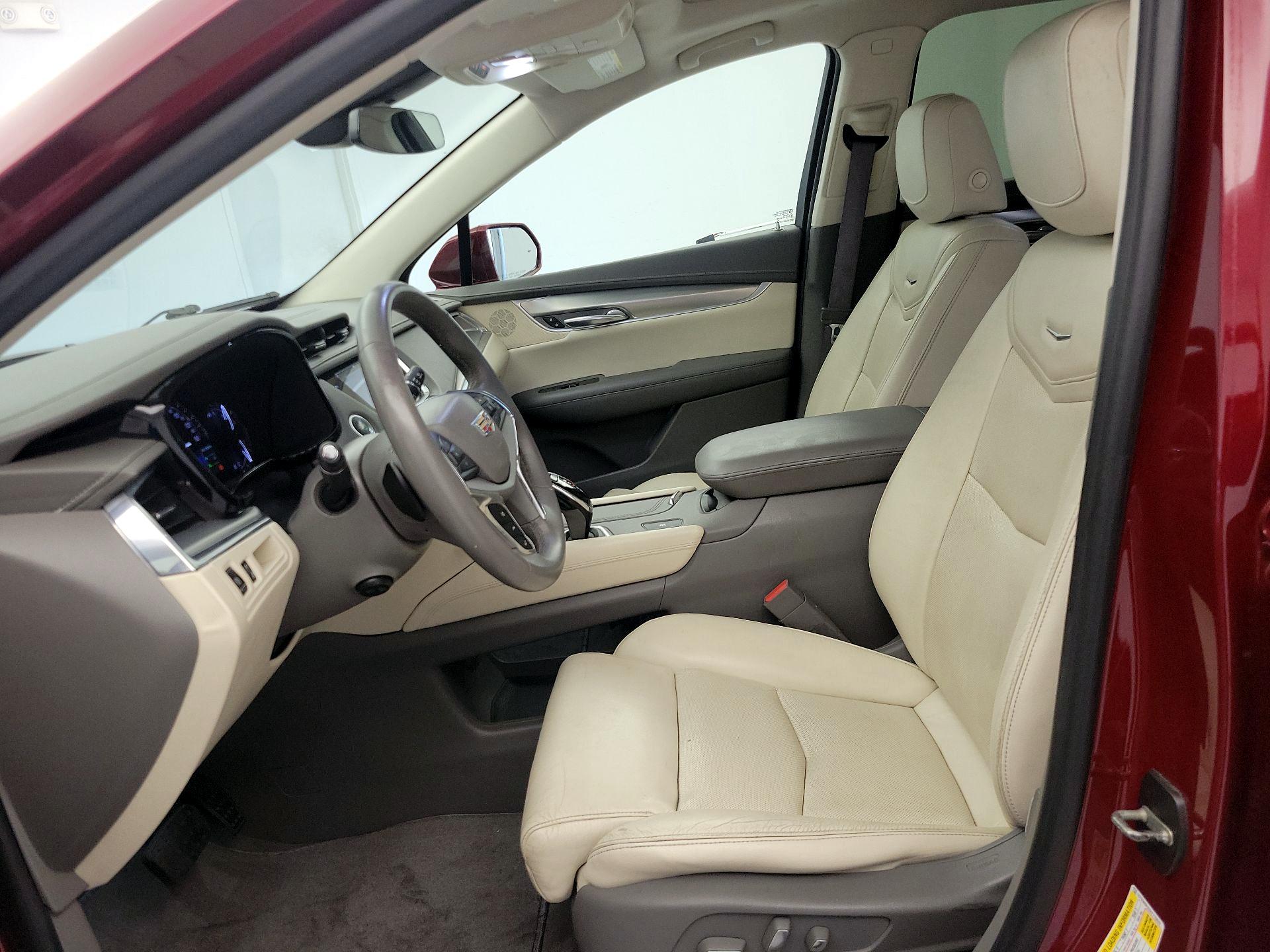 Thumbnail: 2017 Cadillac XT5 - 11