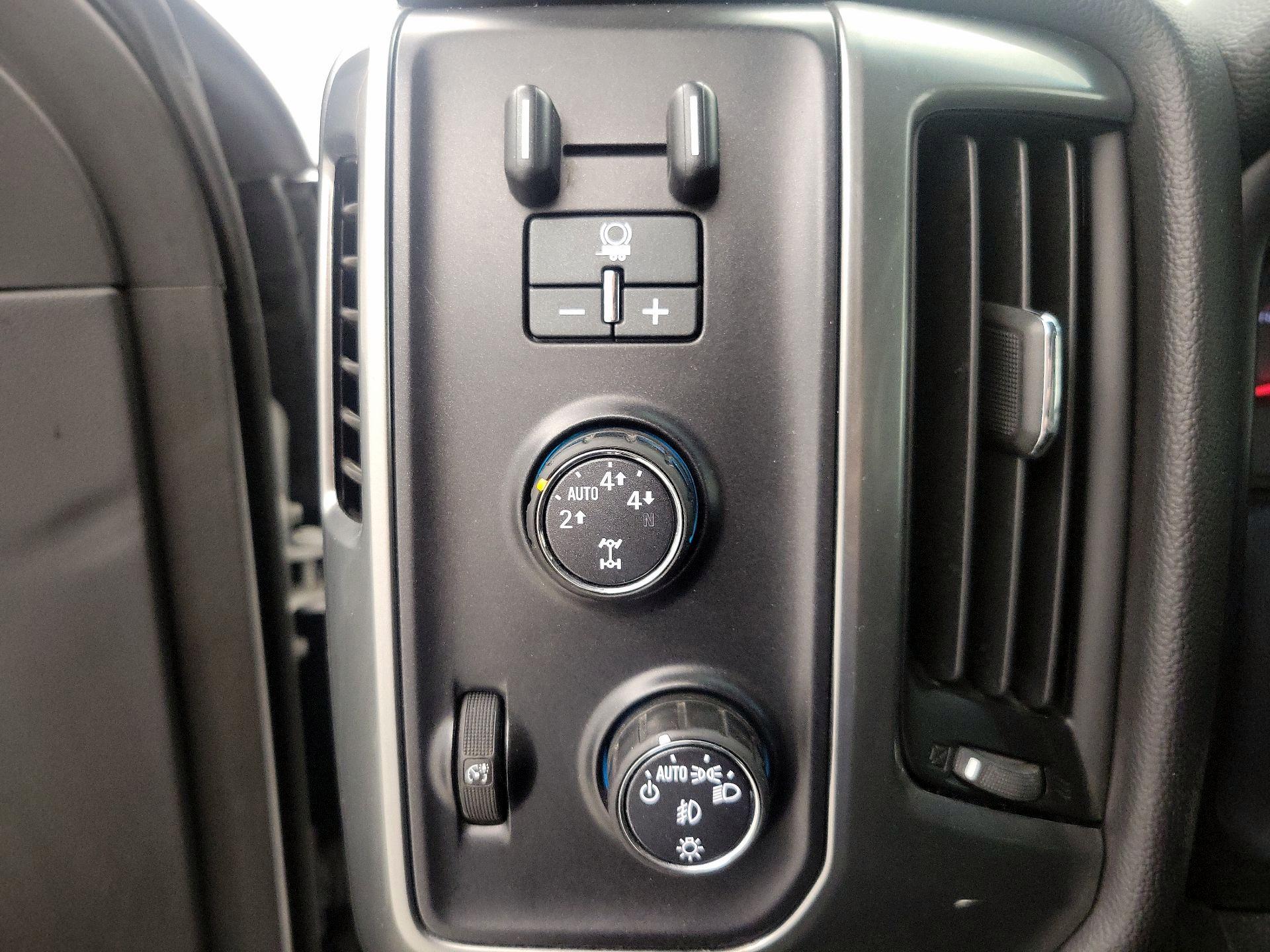 Thumbnail: 2016 Chevrolet Silverado 1500 - 13