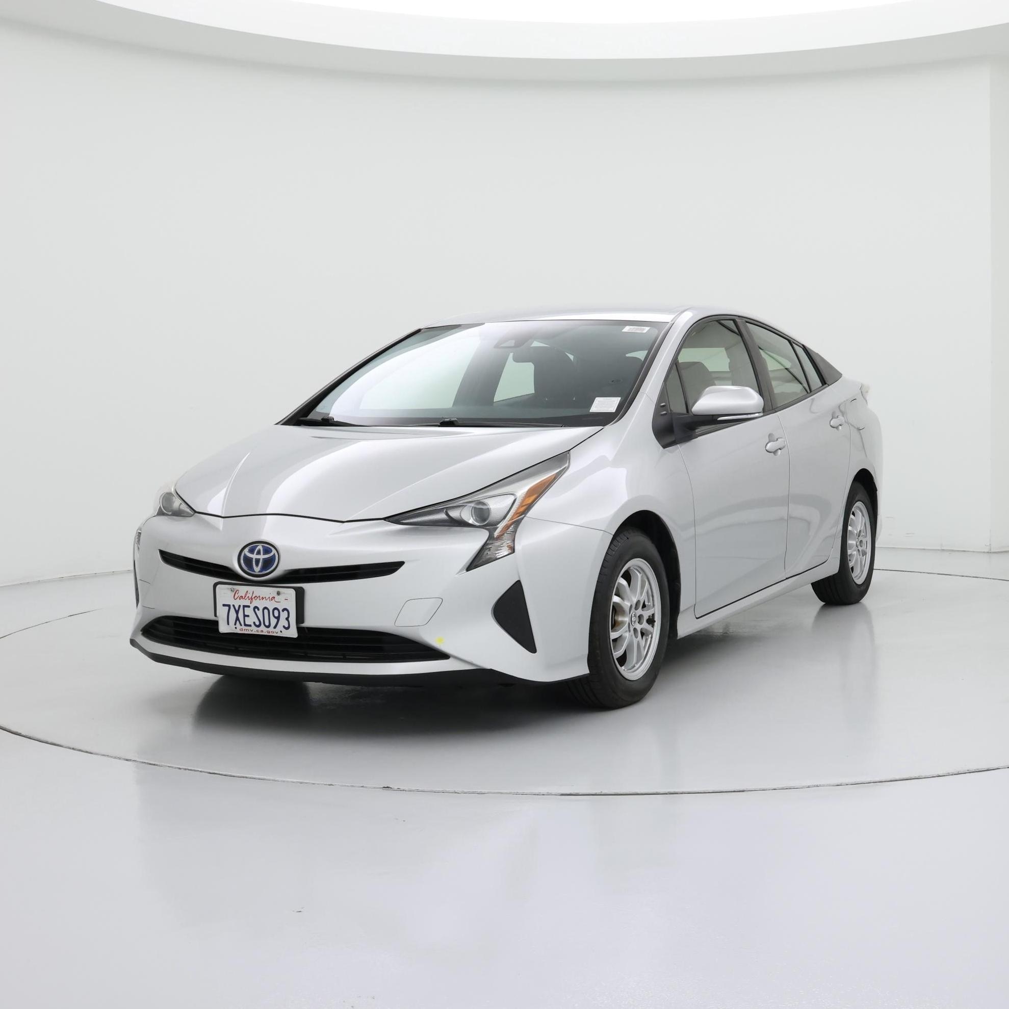 Thumbnail: 2017 Toyota Prius - 4