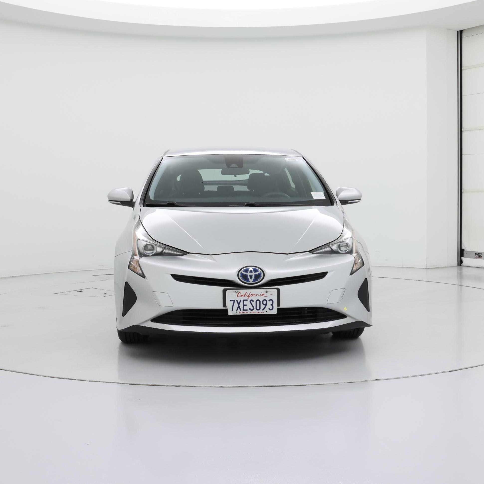 Thumbnail: 2017 Toyota Prius - 5