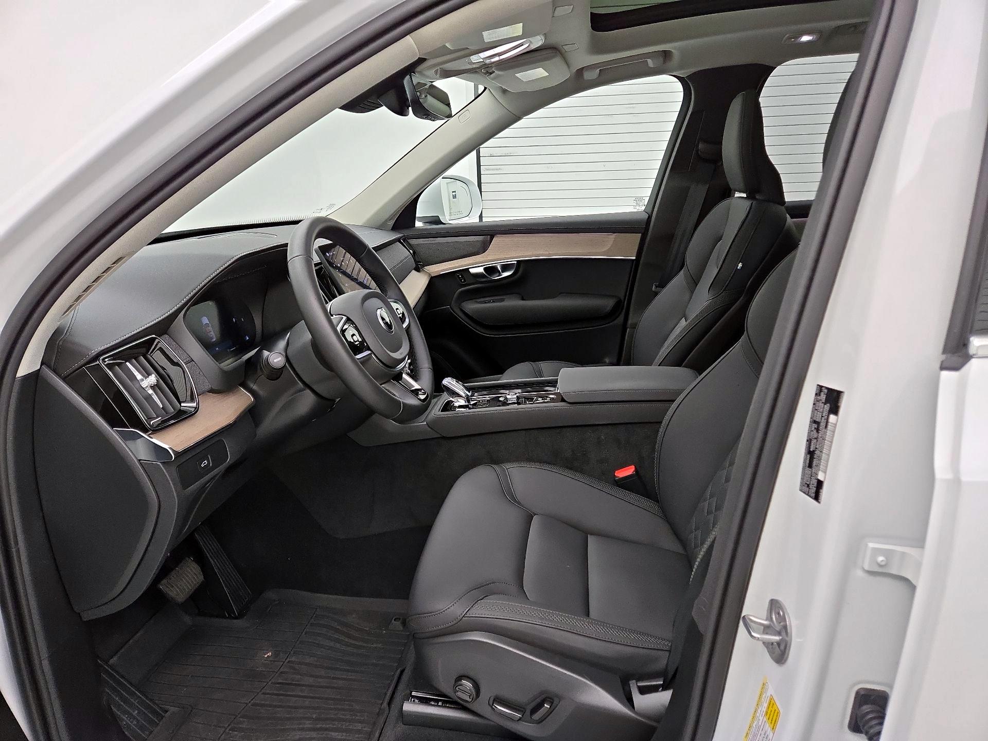 Thumbnail: 2025 Volvo XC90 - 11