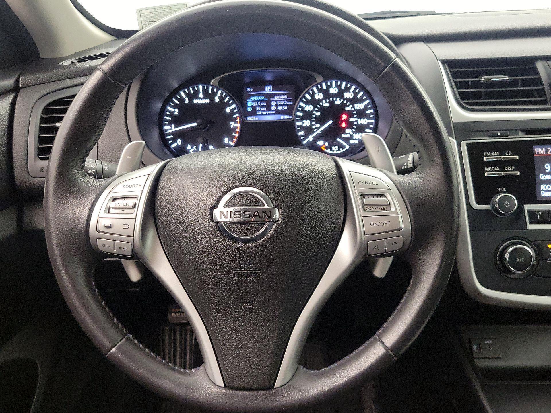 Thumbnail: 2016 Nissan Altima - 10