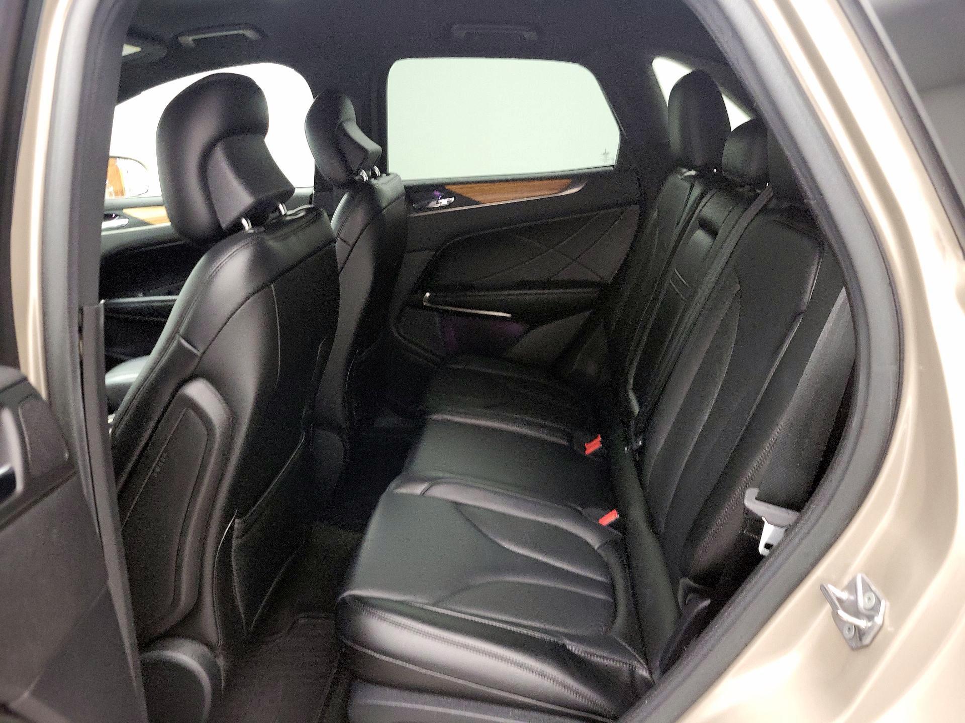 Thumbnail: 2015 Lincoln MKC - 19