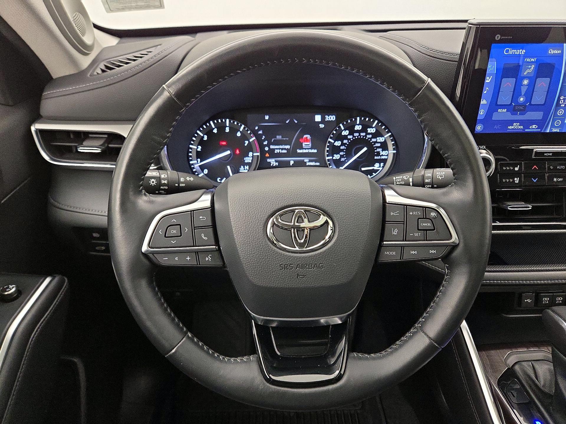 Thumbnail: 2021 Toyota Highlander - 10