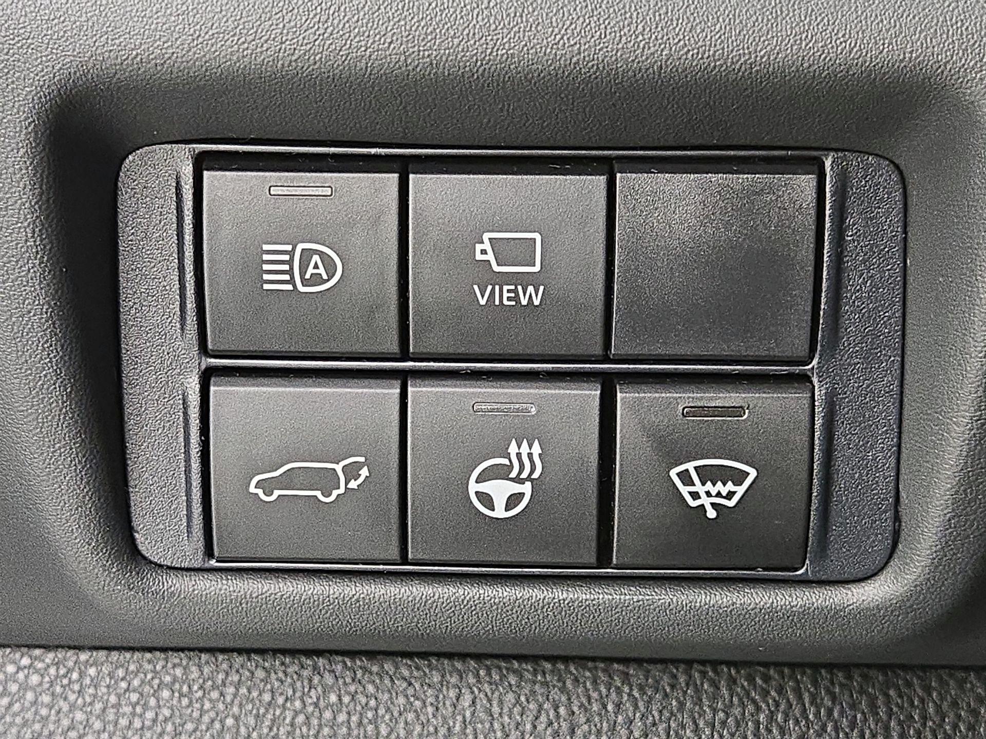 Thumbnail: 2021 Toyota Highlander - 13
