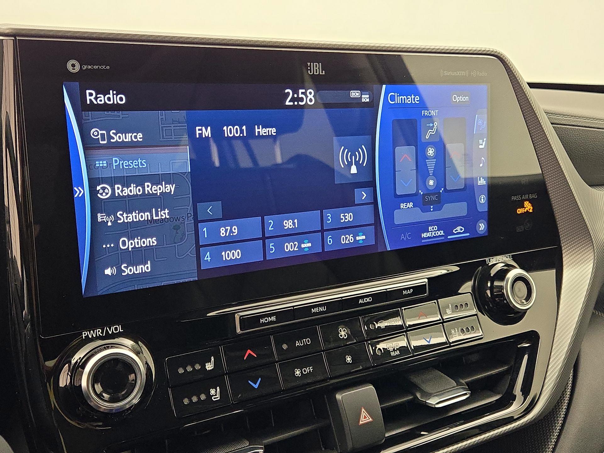 Thumbnail: 2021 Toyota Highlander - 16