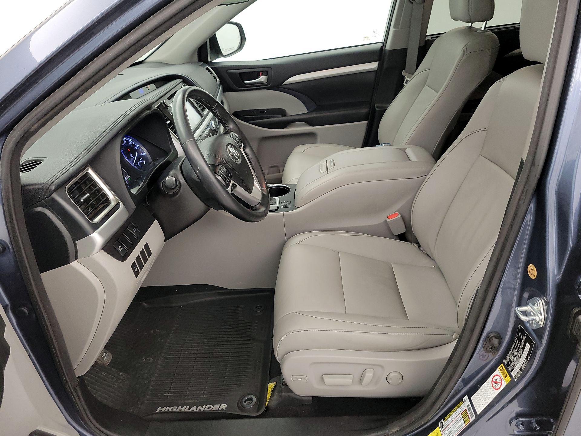 Thumbnail: 2018 Toyota Highlander - 11