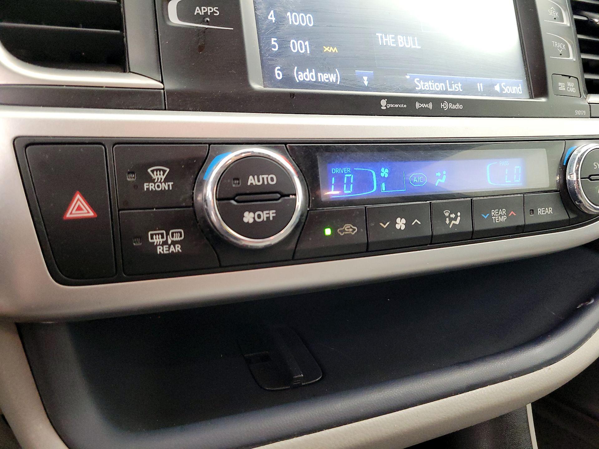 Thumbnail: 2018 Toyota Highlander - 17