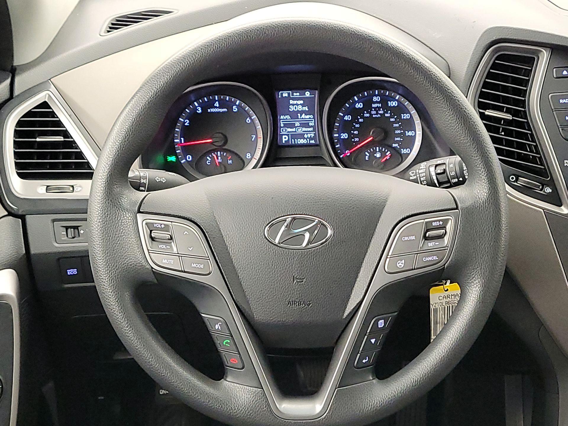 Thumbnail: 2016 Hyundai Santa Fe - 10