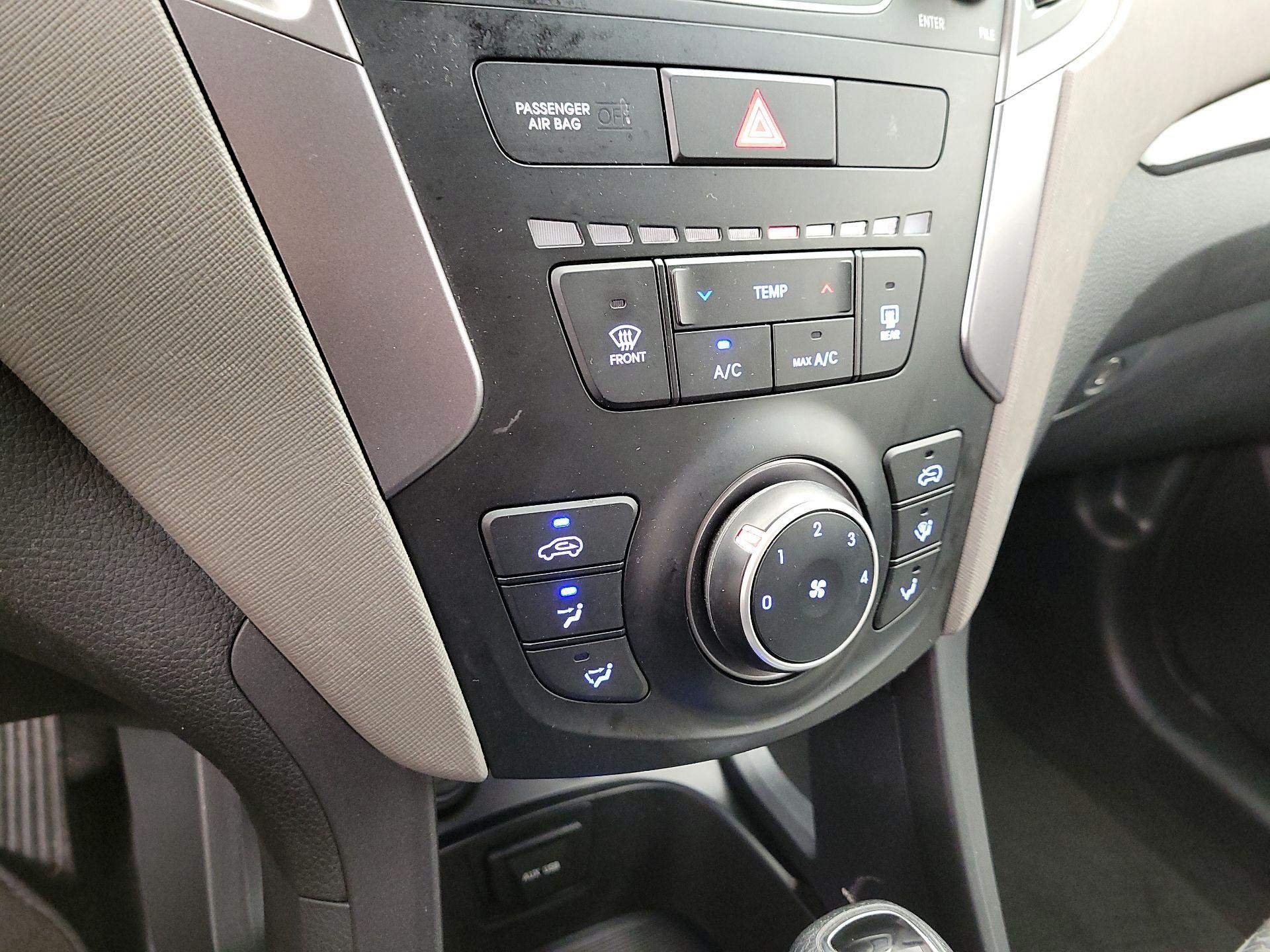 Thumbnail: 2016 Hyundai Santa Fe - 15