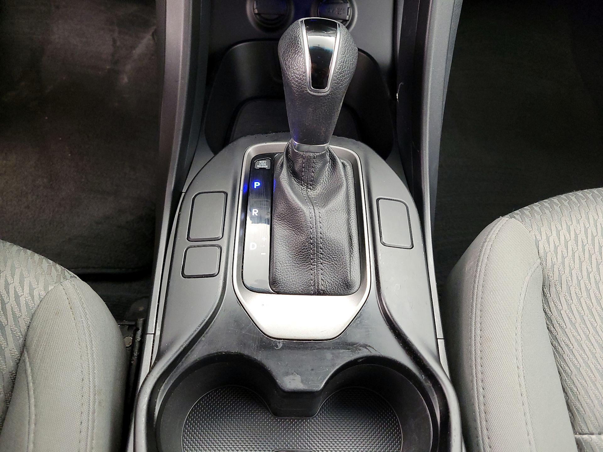 Thumbnail: 2016 Hyundai Santa Fe - 16