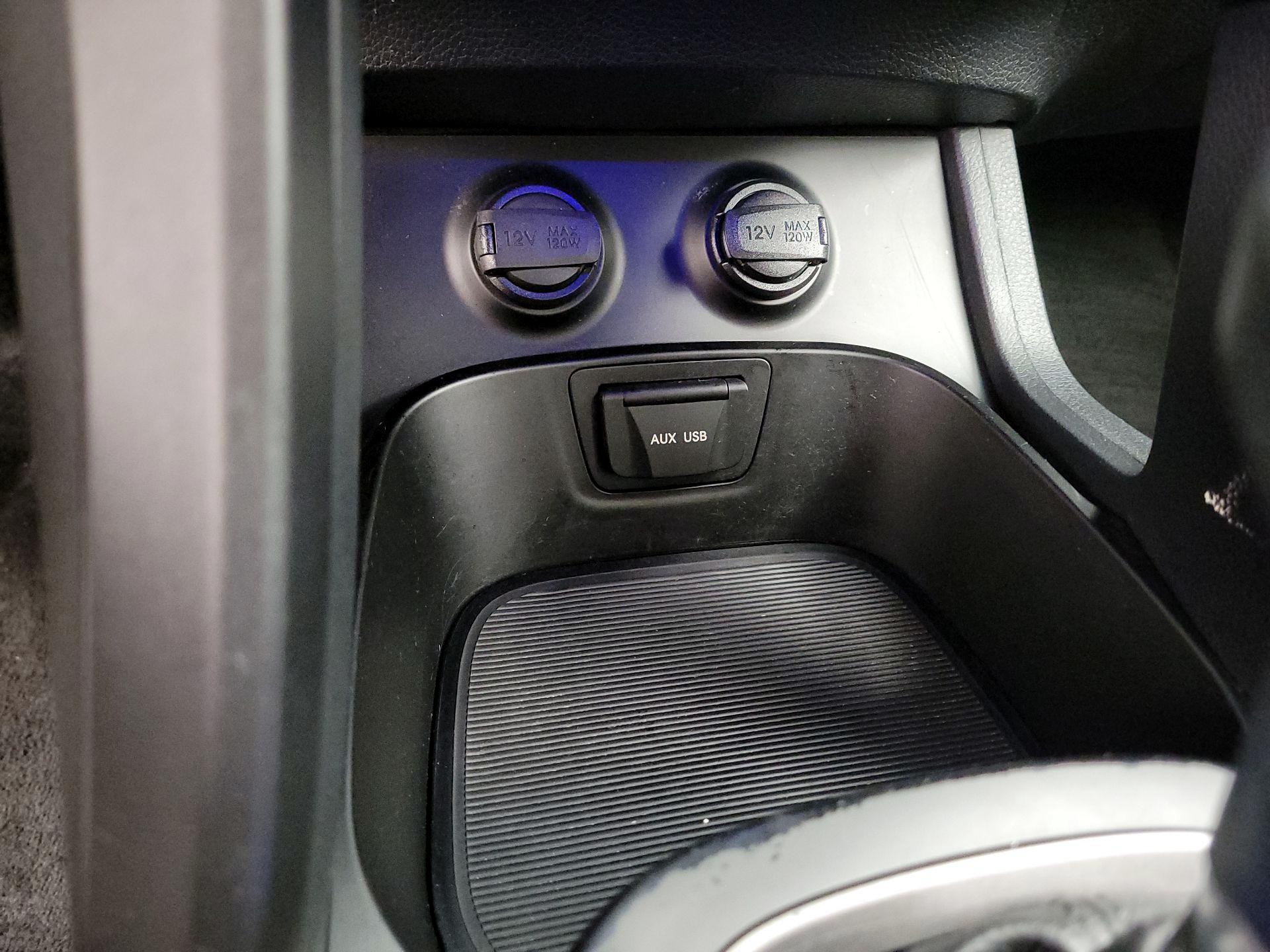 Thumbnail: 2016 Hyundai Santa Fe - 17